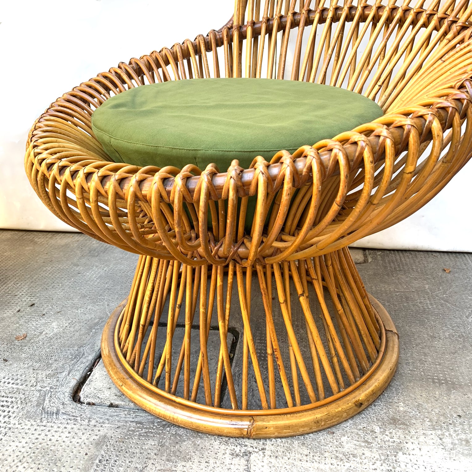 Franco Albini per Bonacina <br> Coppia di poltrone mod. Margherita - immagine 4