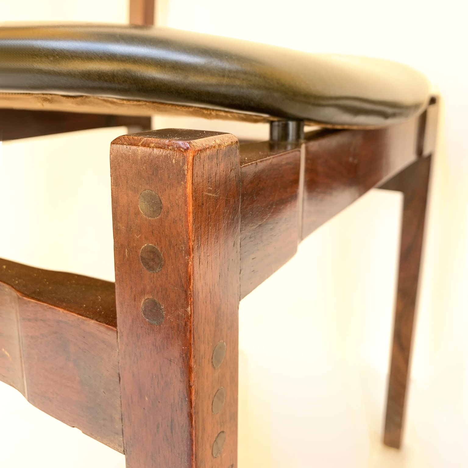 Gianfranco Frattini per Cassina <br> Gruppo di 8 sedie mod. 101 - immagine 7