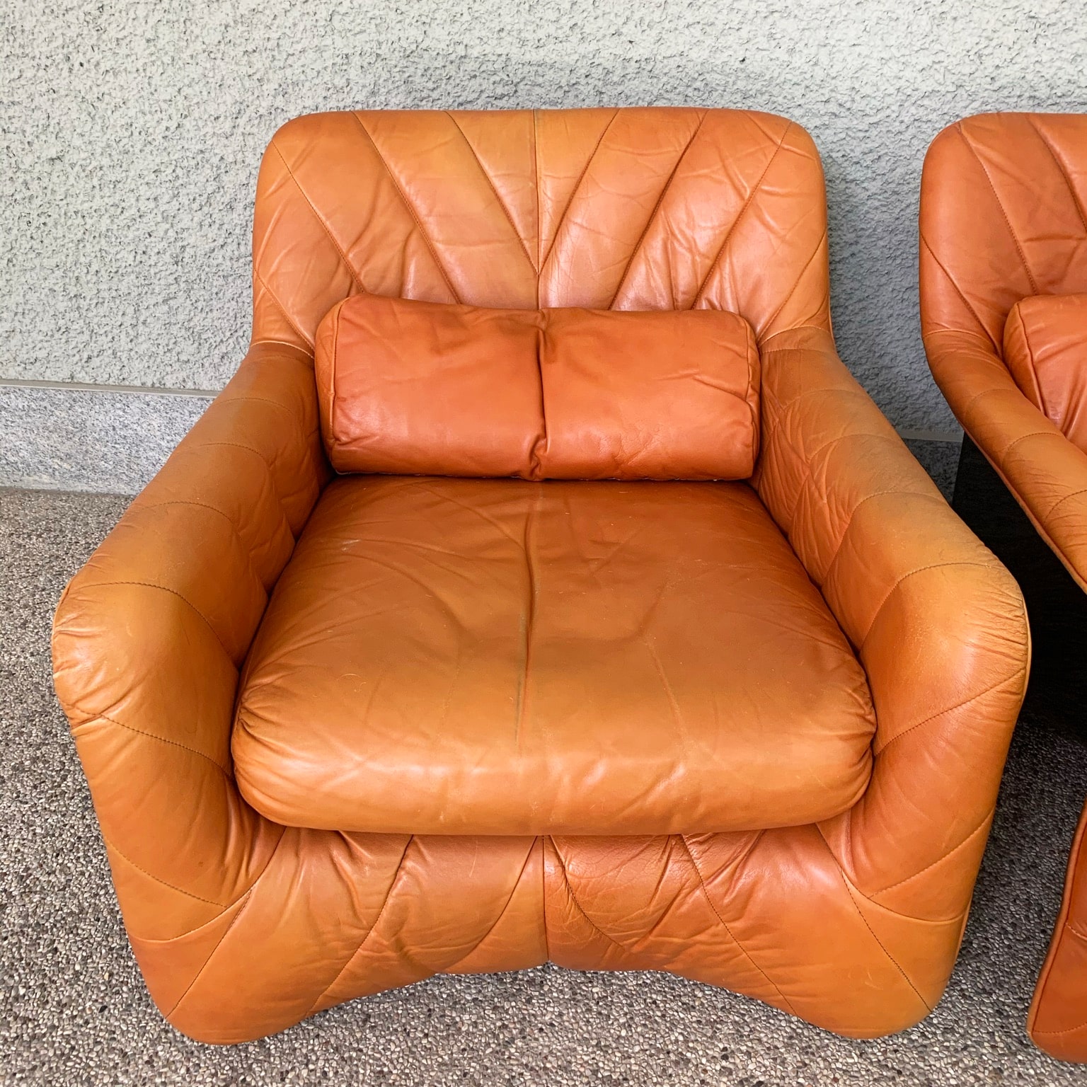 Carlo Bartoli per Arflex <br> Gruppo di 5 poltrone in pelle mod. Bicia - immagine 5