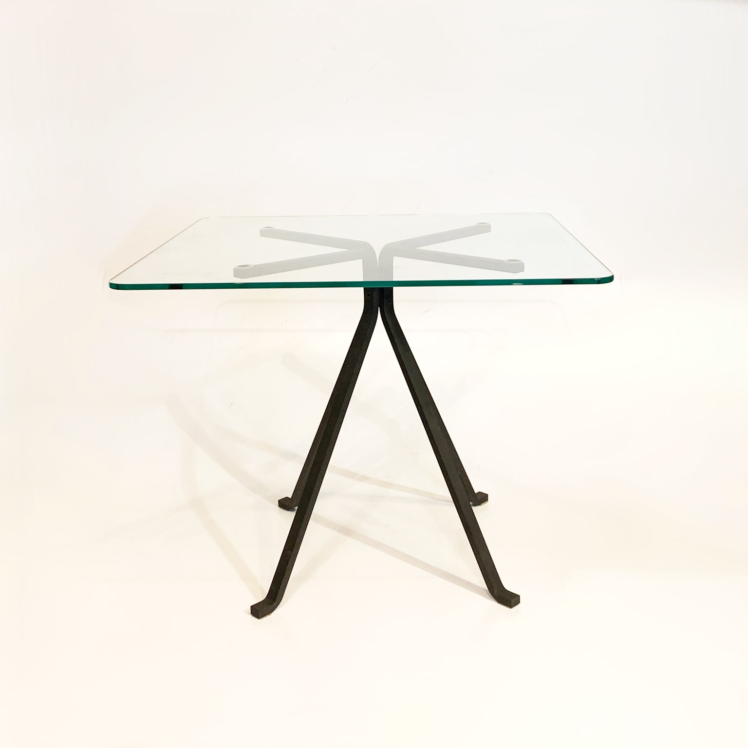 Enzo Mari per Driade <br> Tavolino da salotto mod. Cuginetto