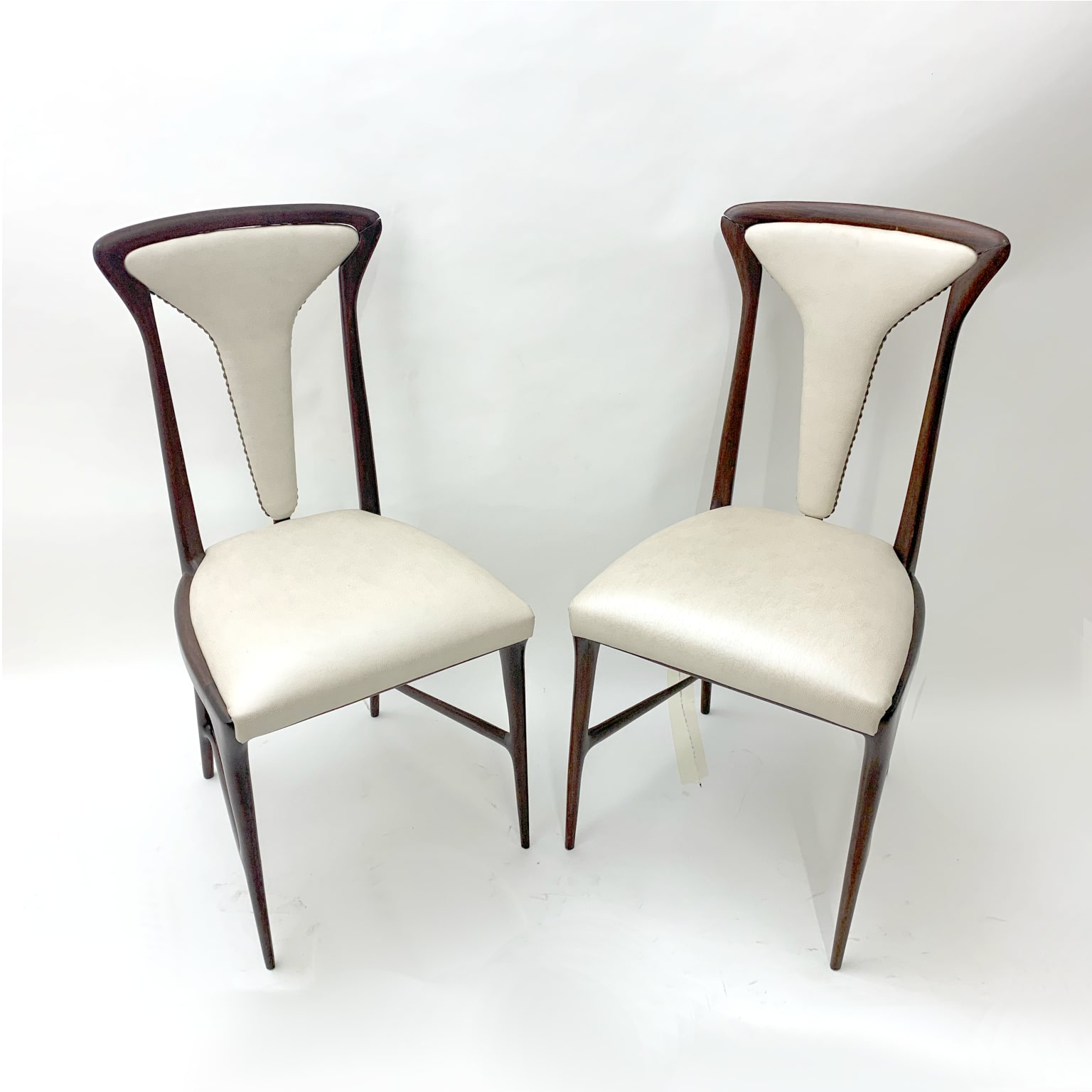 Carlo De Carlo (attr.) <br> Coppia di sedie in teak con sedute imbottite