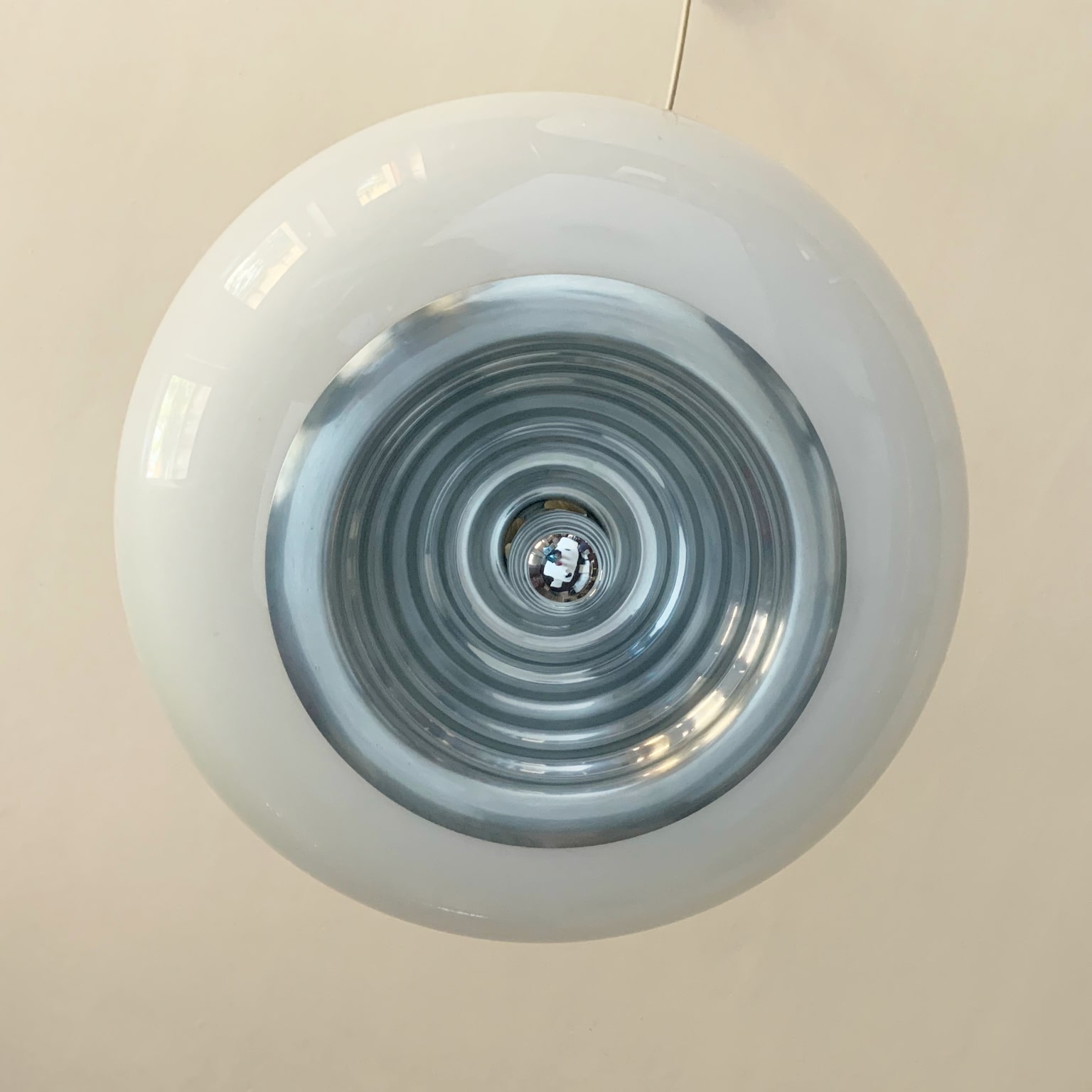 Achille e Piergiacomo Castiglioni per Flos <br> Set di 3 lampade ma sospensione mod. Black and White - immagine 4