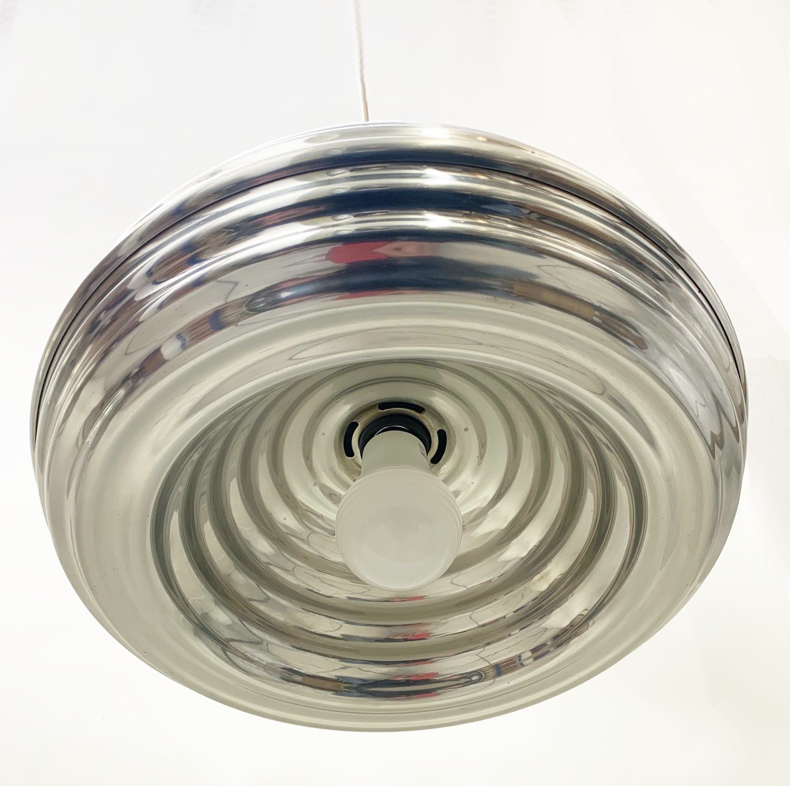 Achille & Piergiacomo Castiglioni <br>per Flos, Coppia di lampade a sospensione mod. Splugen Brau - immagine 7