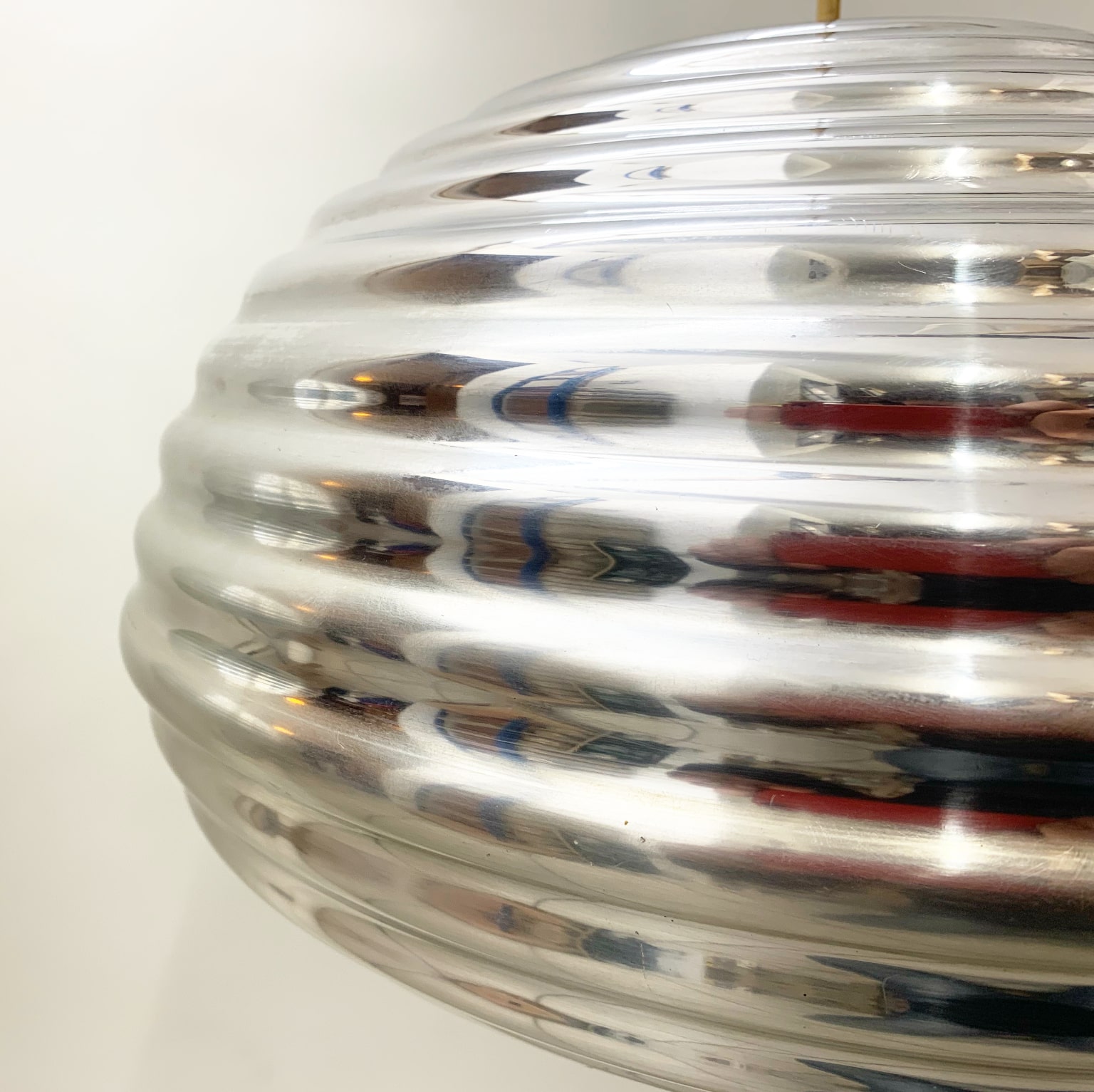 Achille & Piergiacomo Castiglioni <br>per Flos, Coppia di lampade a sospensione mod. Splugen Brau - immagine 9