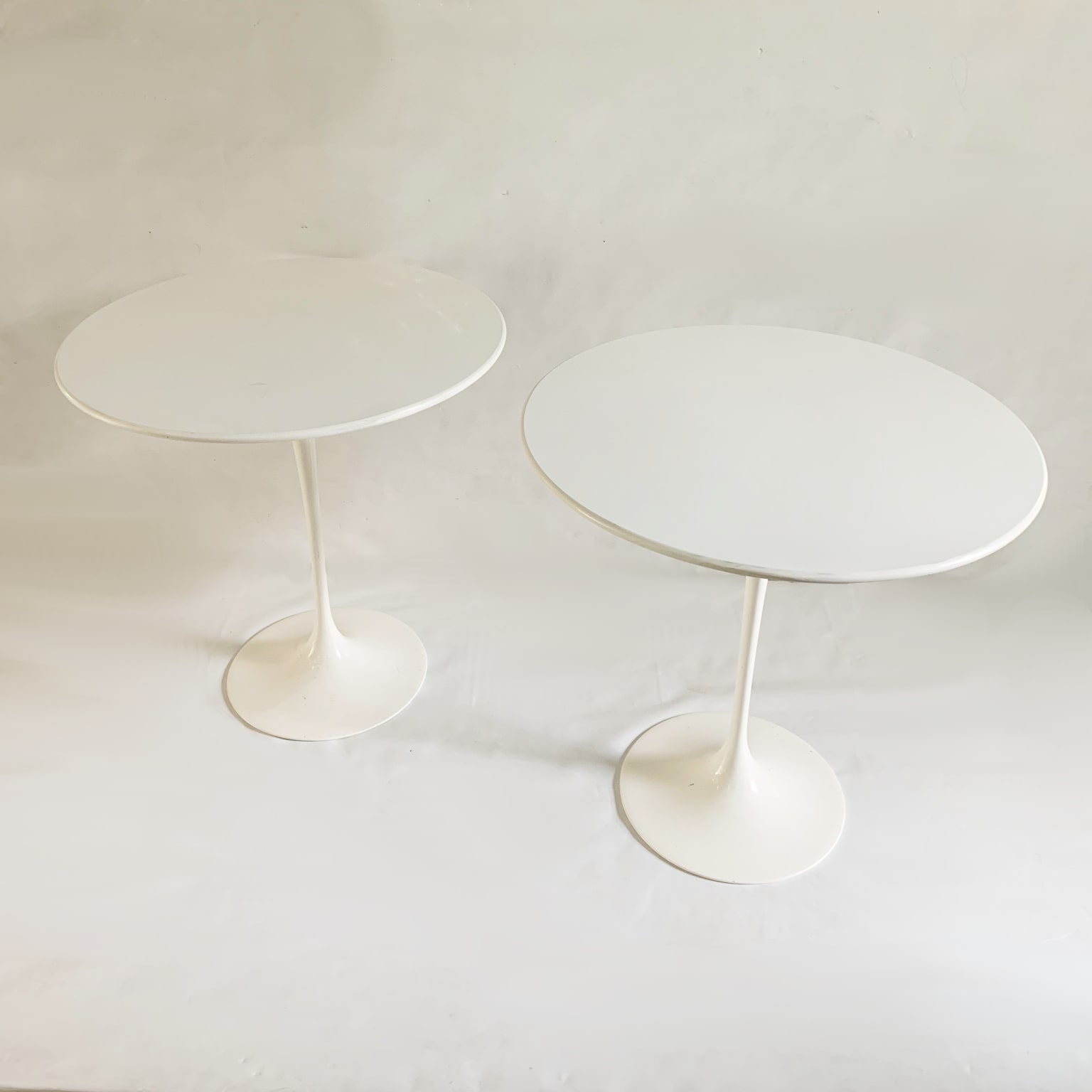 Eero Saarinen per Knoll International <br> Coppia di tavolini Tulip anni 70 - immagine 2