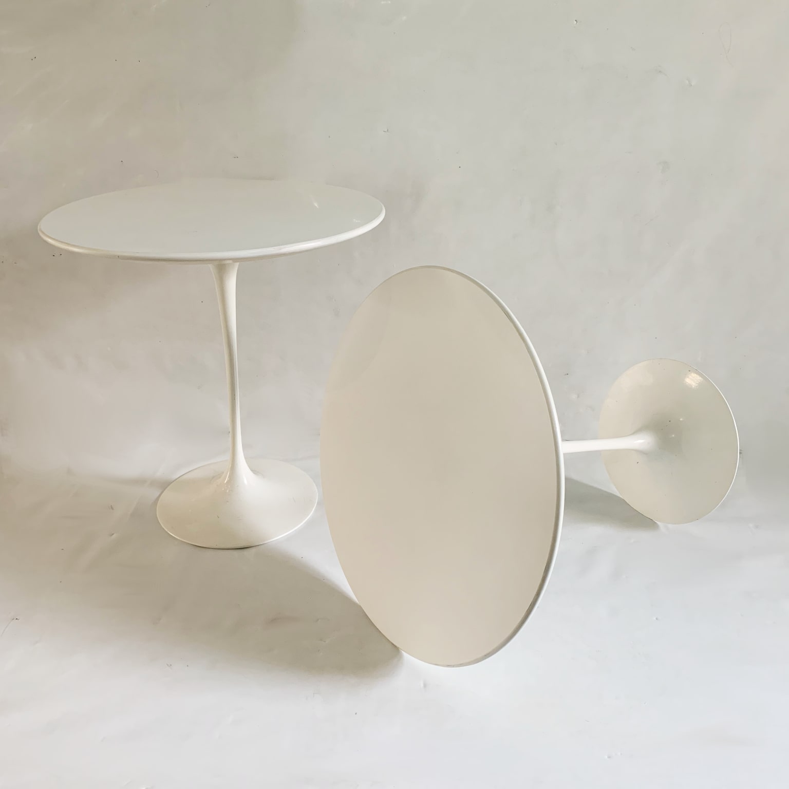 Eero Saarinen per Knoll International <br> Coppia di tavolini Tulip anni 70 - immagine 4