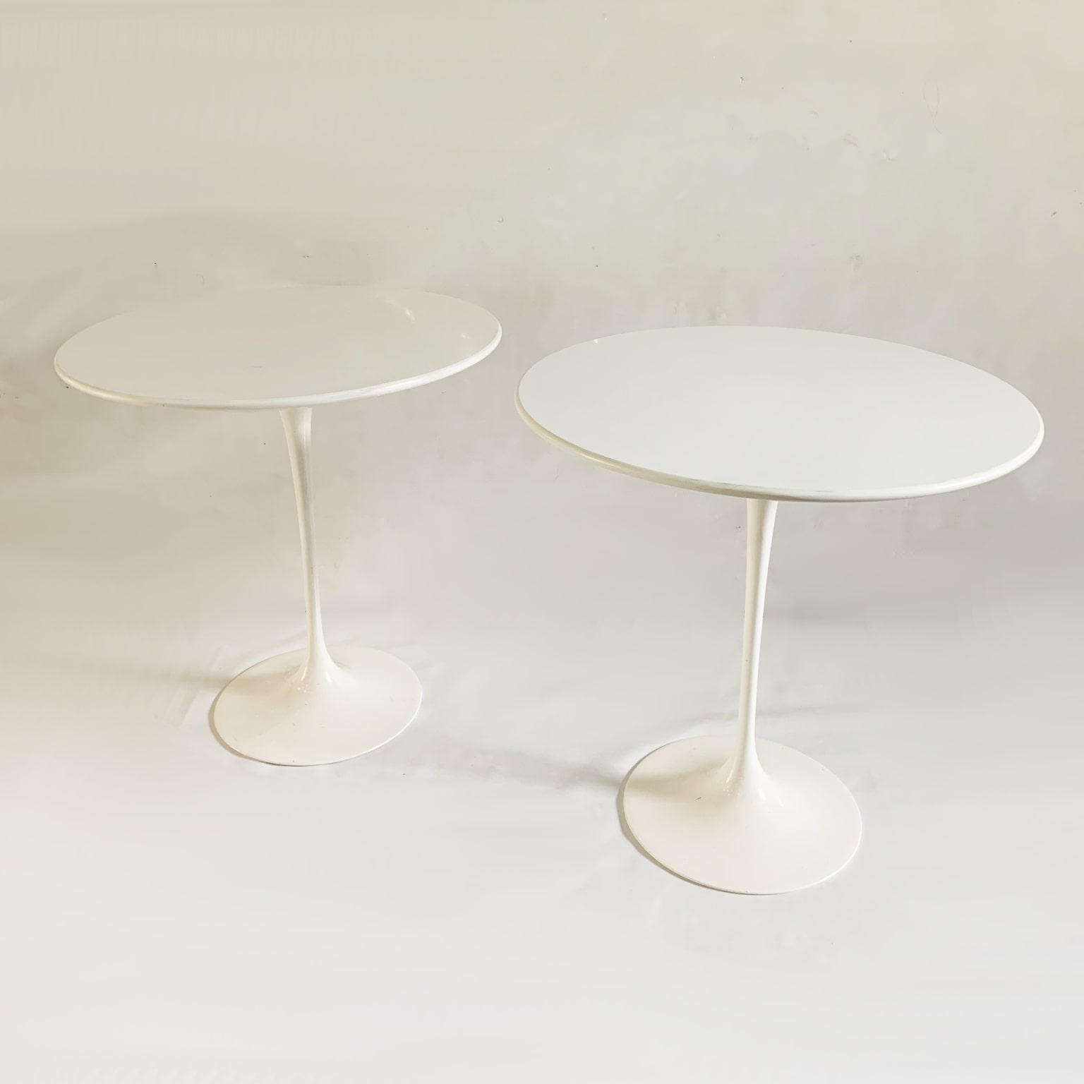 Eero Saarinen per Knoll International <br> Coppia di tavolini Tulip anni 70