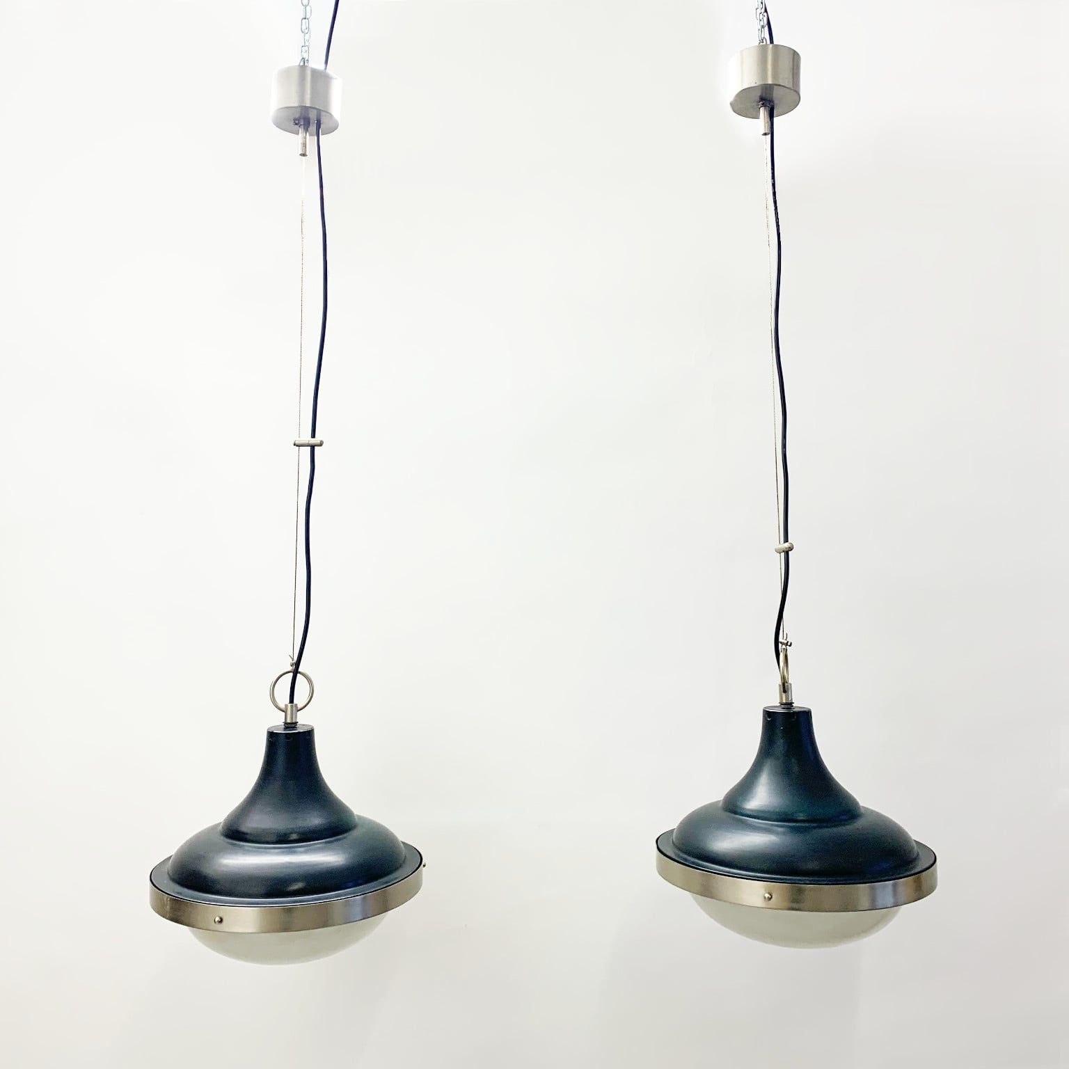 Coppia di lampade a sospensione <br> Produzione italiana anni 60 - immagine 2