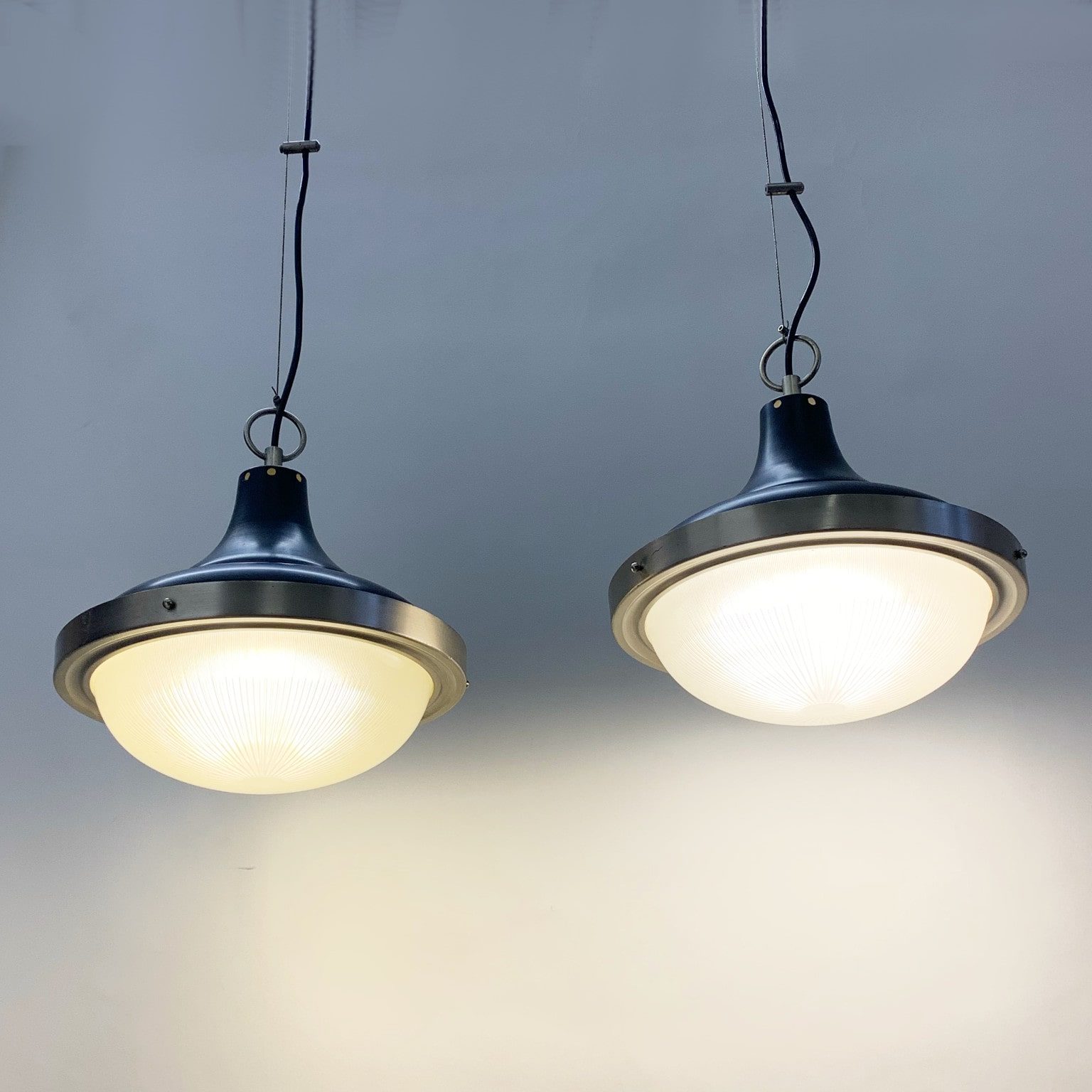 Coppia di lampade a sospensione <br> Produzione italiana anni 60 - immagine 7