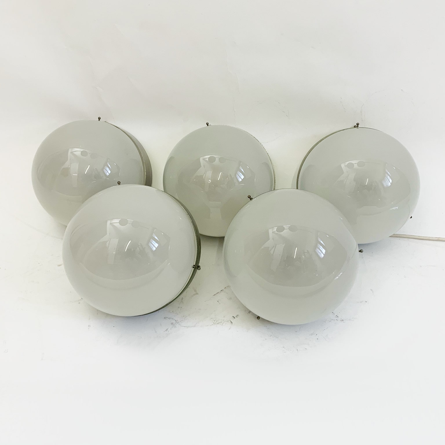 Sergio Mazza per Artemide<br> Gruppo di 4 plafoniere / lampade da muro mod. Clio anni 60 - immagine 3