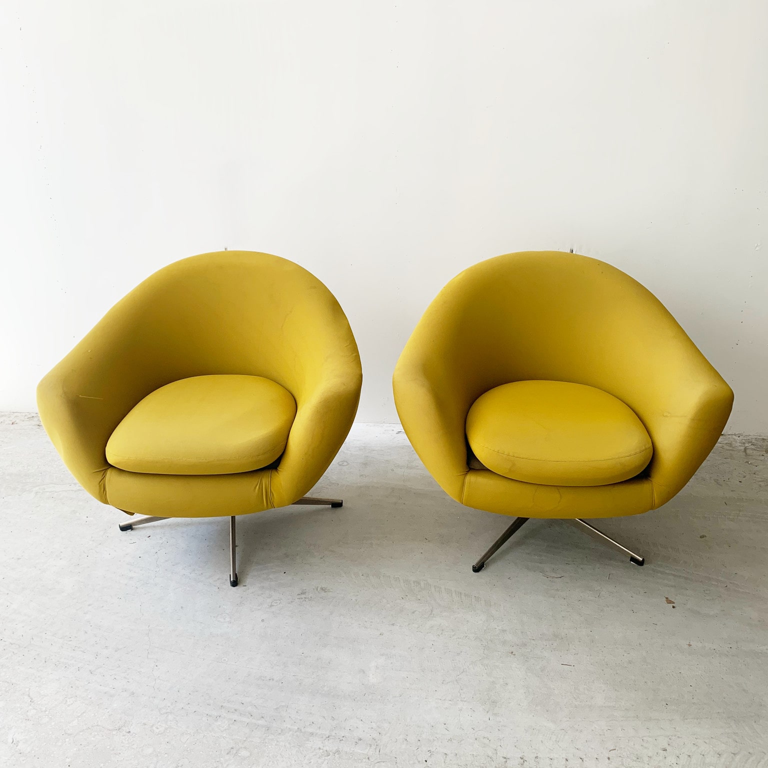 Coppia di poltrone girevoli anni 60 - immagine 2