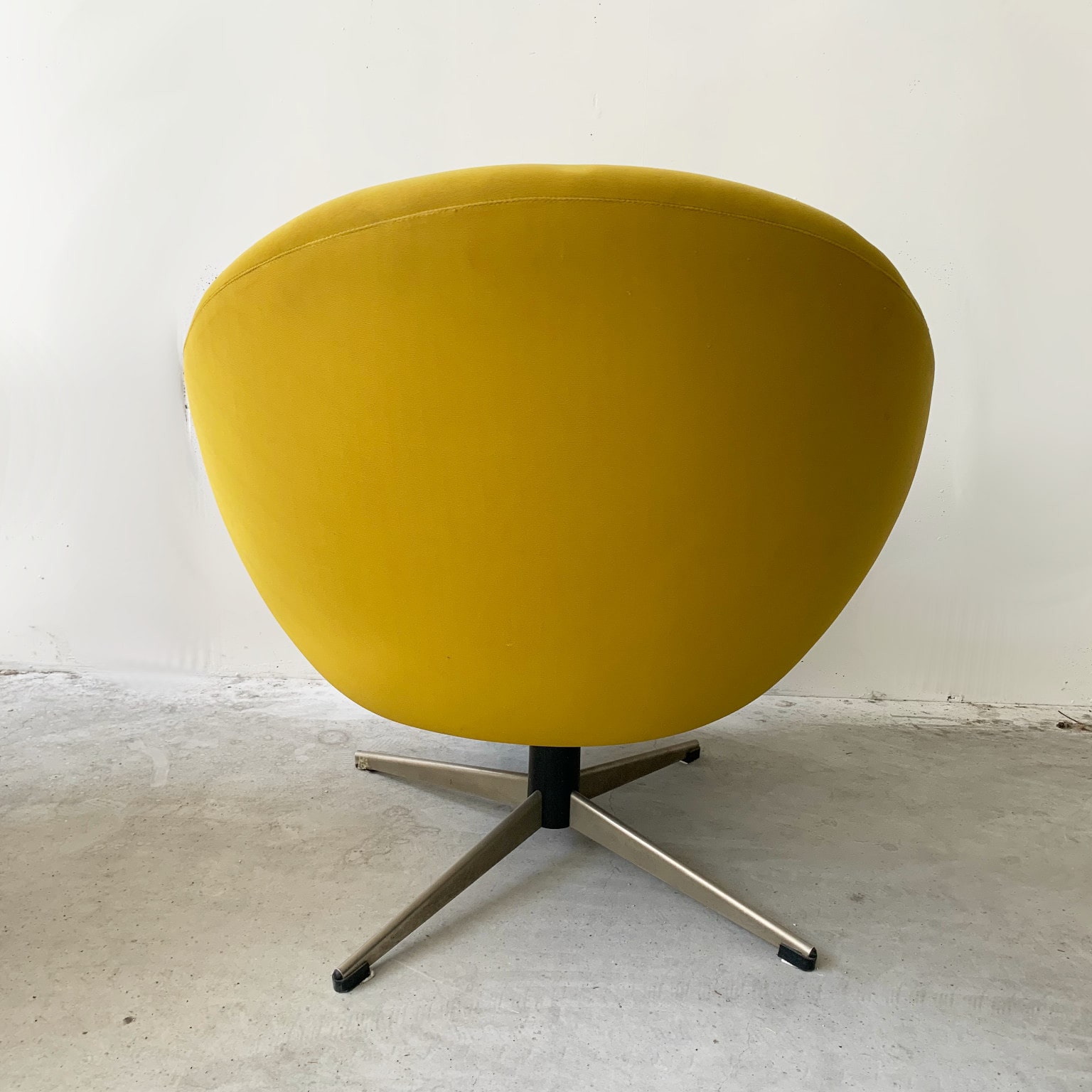 Coppia di poltrone girevoli anni 60 - immagine 8