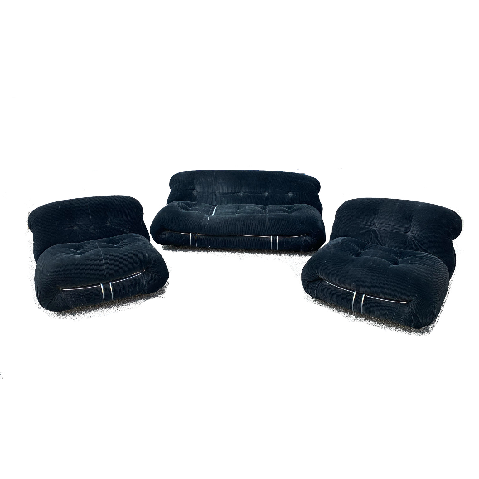 Afra e Tobia Scarpa per Cassina <br> Coppia di poltrone e divano mod. Soriana, 1969