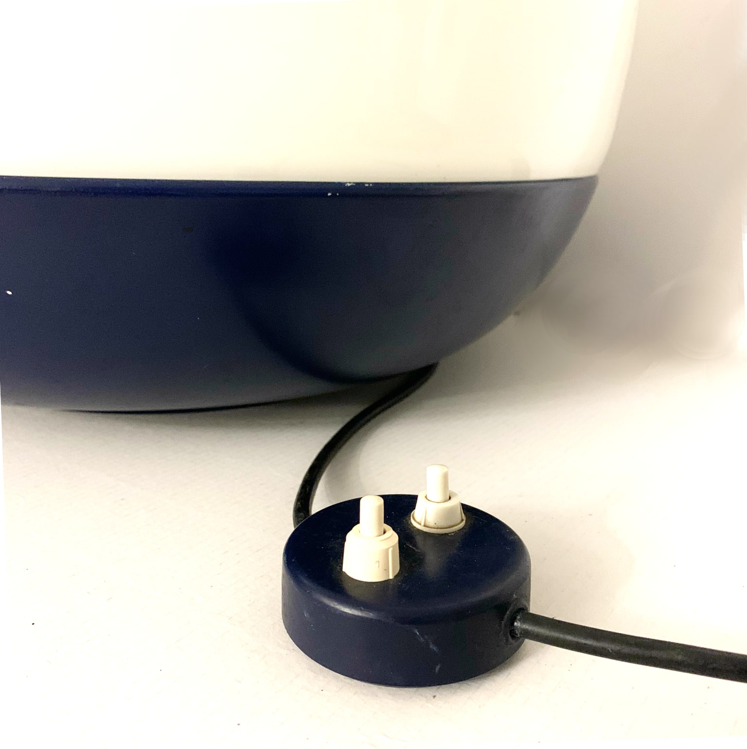 Leonardo Ferrari & Massimo Mazzucchelli per Artemide <br> Coppia di lampade da appoggio mod. Platea anni 70 - immagine 6