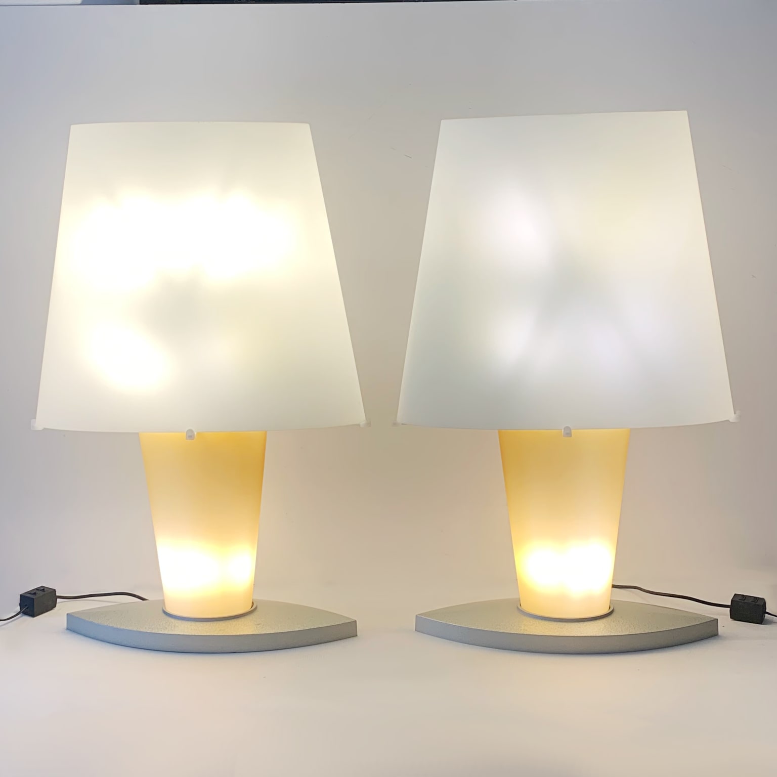 Daniela Puppa per Fontana Arte <br> Coppia di lampade da appoggio mod. 2850 XL - immagine 3