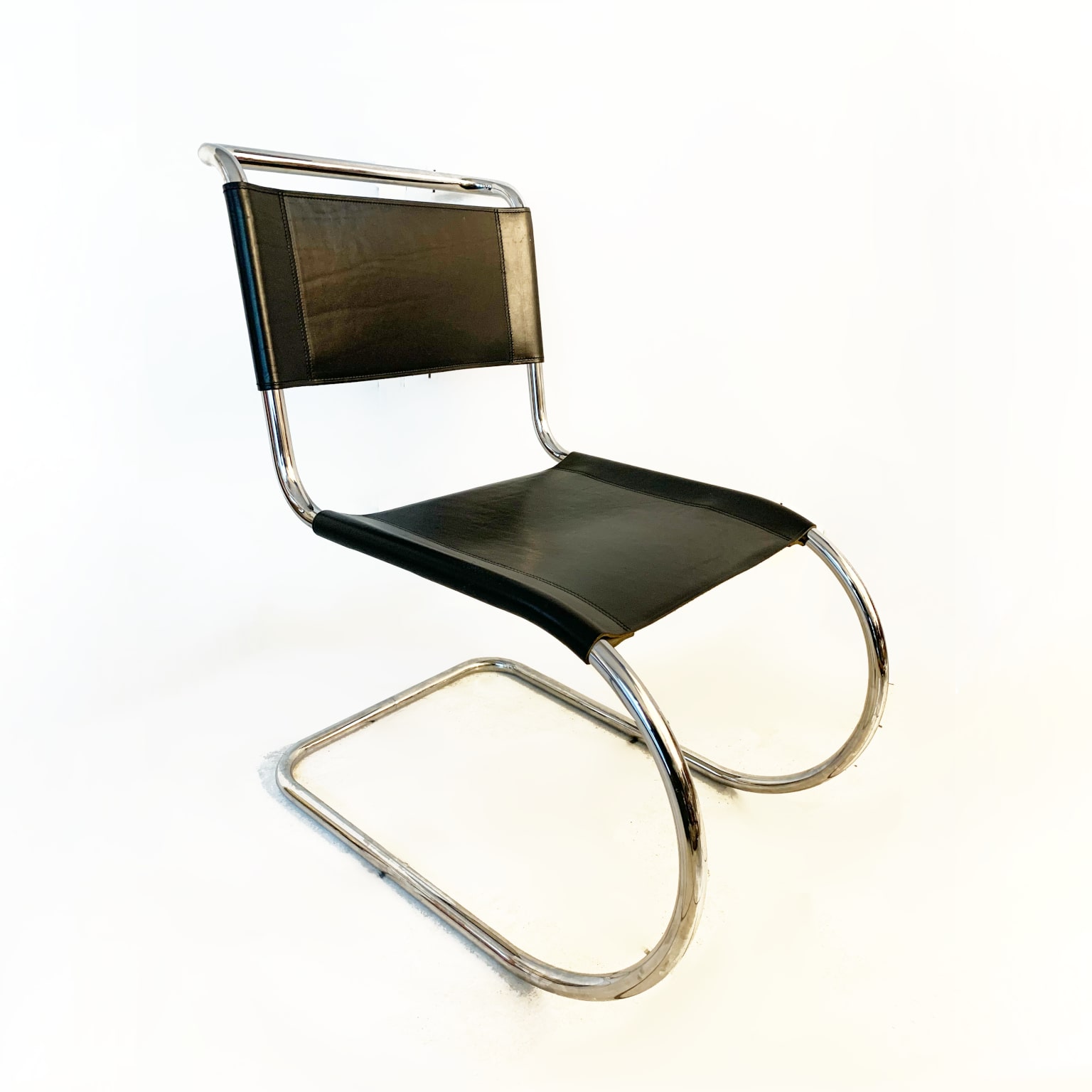 Ludwig Mies Van Der Rohe <br> Gruppo di 6 sedie mod. MR10 <br>prod. Thonet - immagine 2