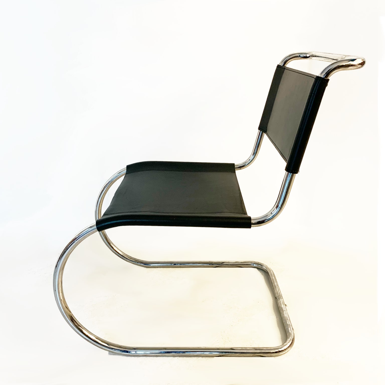 Ludwig Mies Van Der Rohe <br> Gruppo di 6 sedie mod. MR10 <br>prod. Thonet - immagine 4
