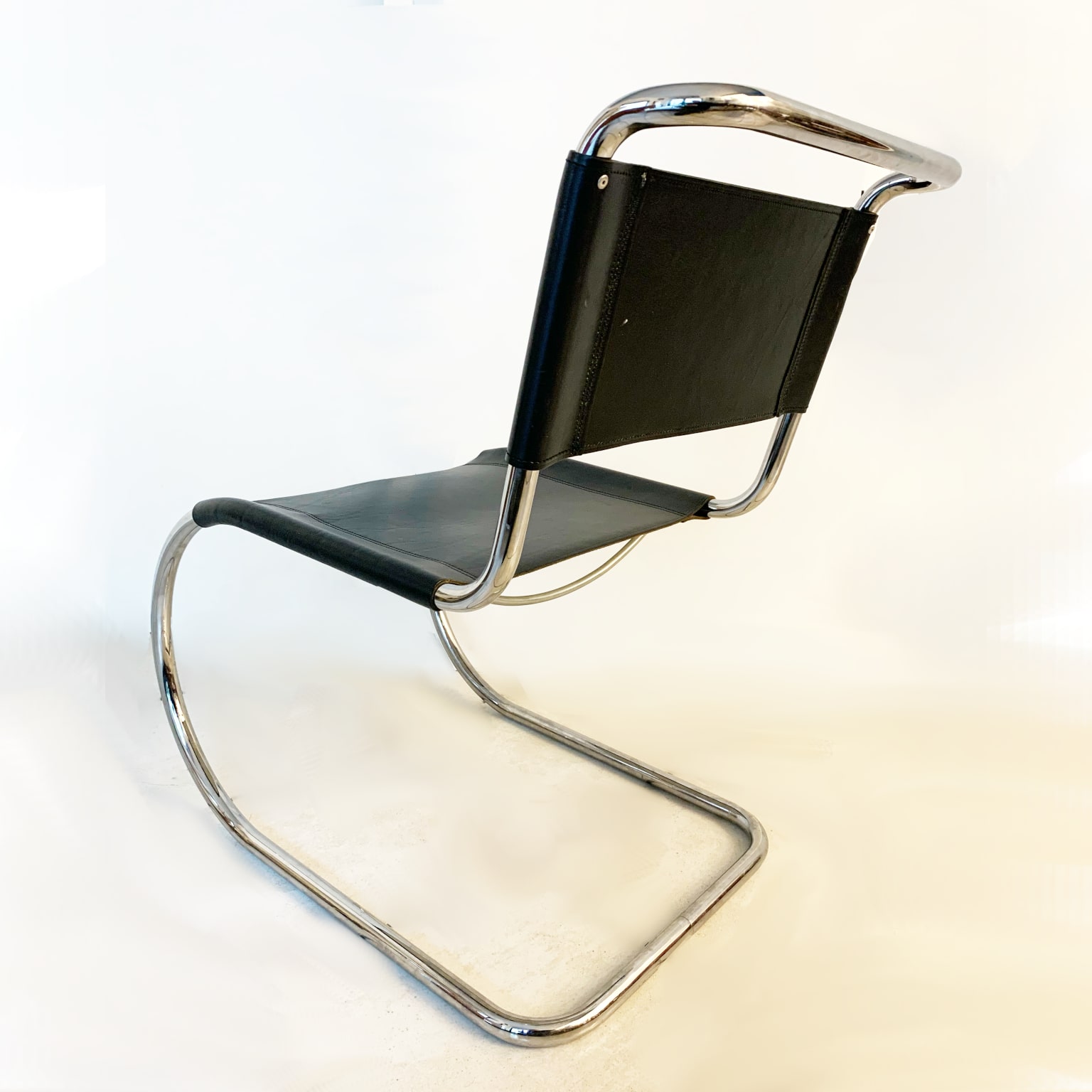 Ludwig Mies Van Der Rohe <br> Gruppo di 6 sedie mod. MR10 <br>prod. Thonet - immagine 5