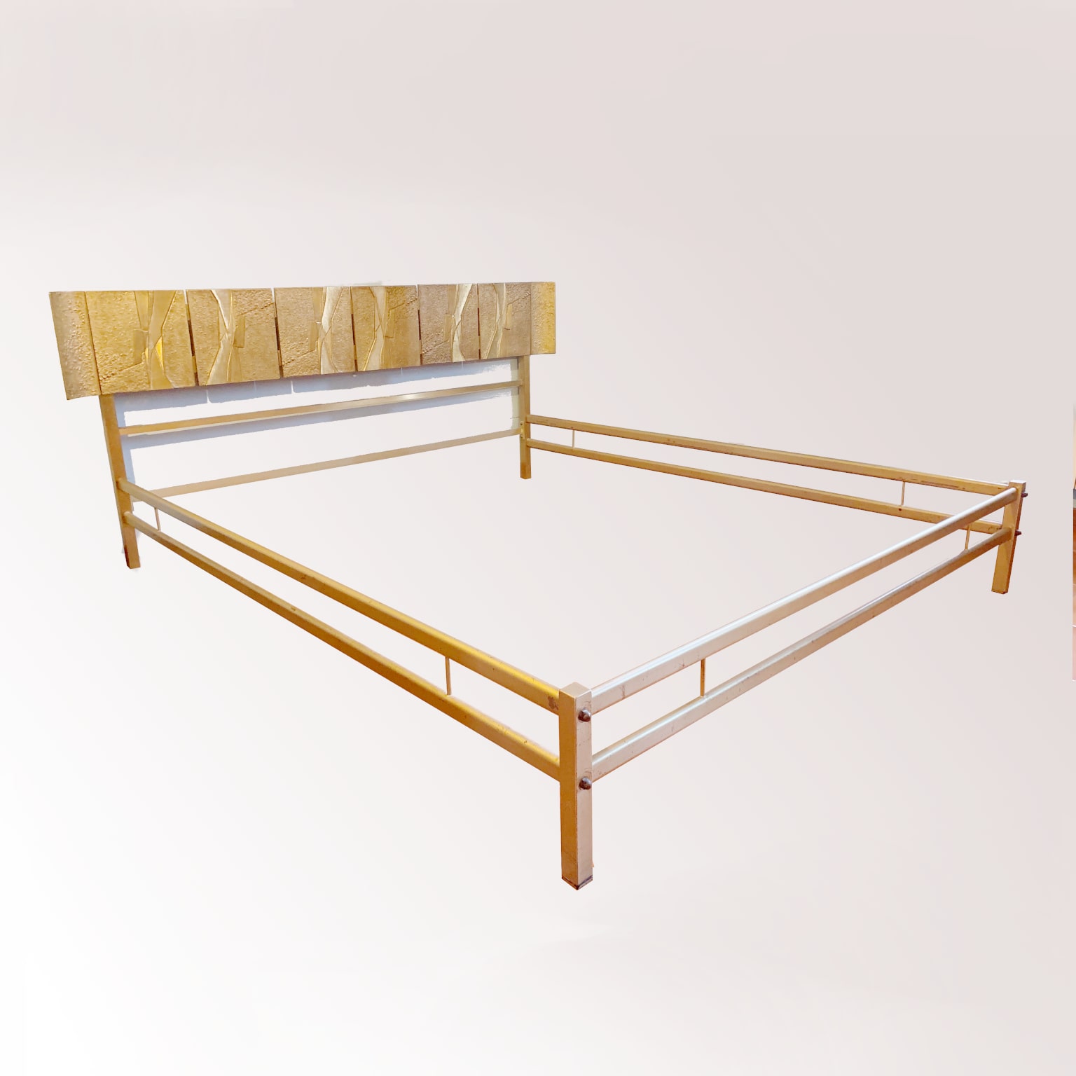 Luciano Frigerio <br> Letto matrimoniale in ottone con anni 70