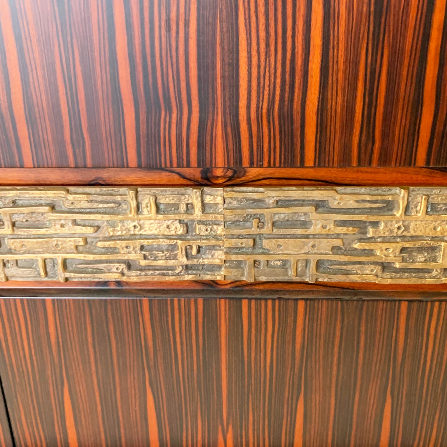 Luciano Frigerio <br> Sideboard mod. Desiree in ebano Macassar anni 70 - immagine 11