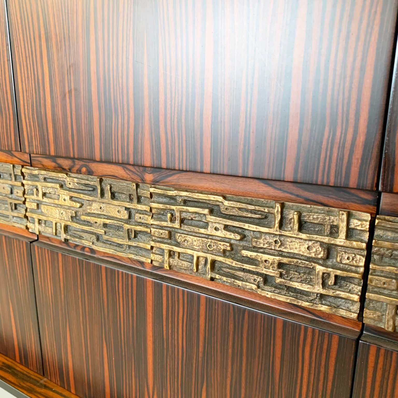 Luciano Frigerio <br> Sideboard mod. Desiree in ebano Macassar anni 70 - immagine 12