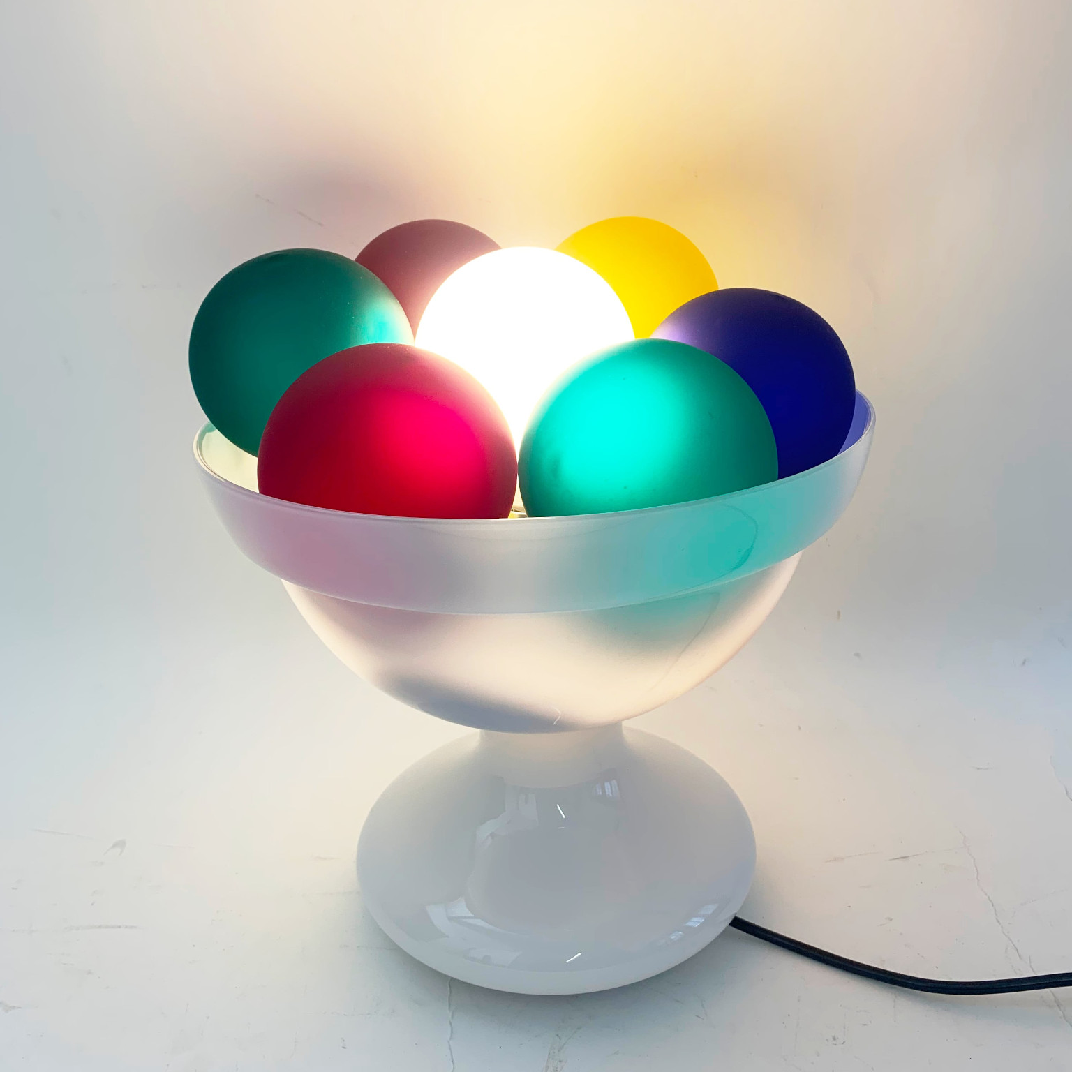 Lampada da appoggio in vetro con sfere colorate <br> Murano, anni 80