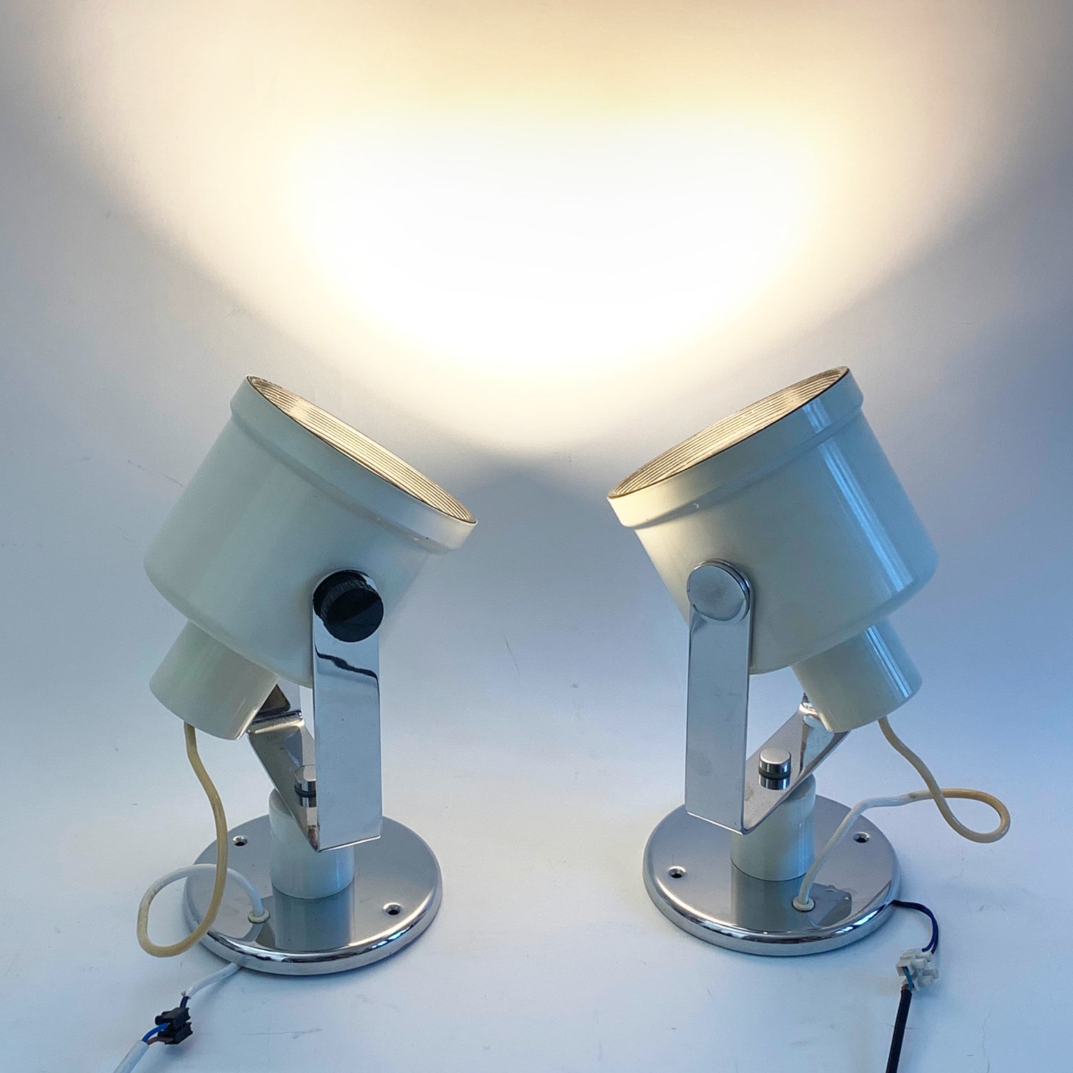 Coppia di faretti da muro mod. A433 <br> Luci Milano anni 70 - immagine 7