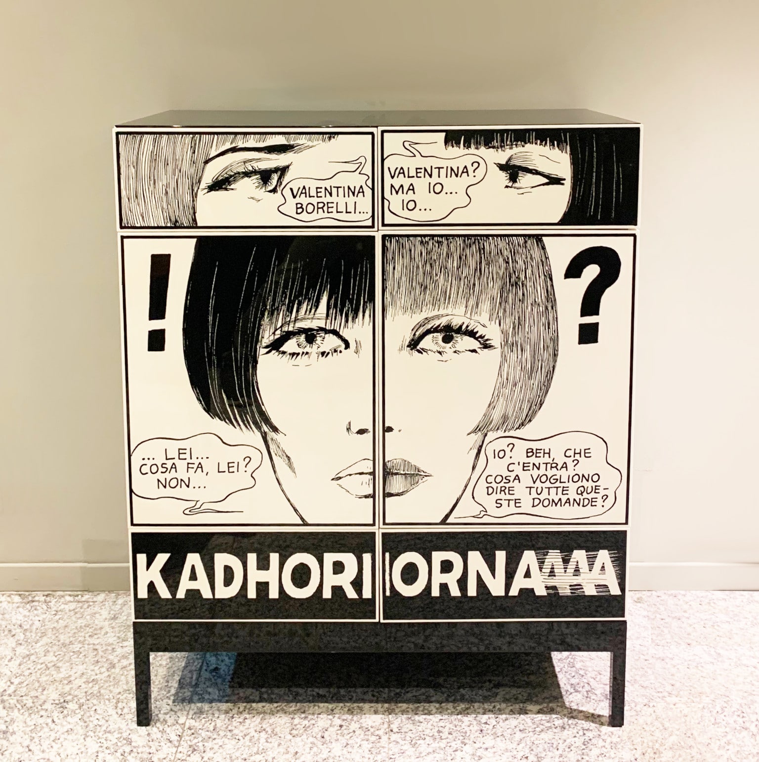Giuseppe Canevese per Capodopera <br> Mobile contenitore mod. Kadhorna - Valentina © Guido Crepax
