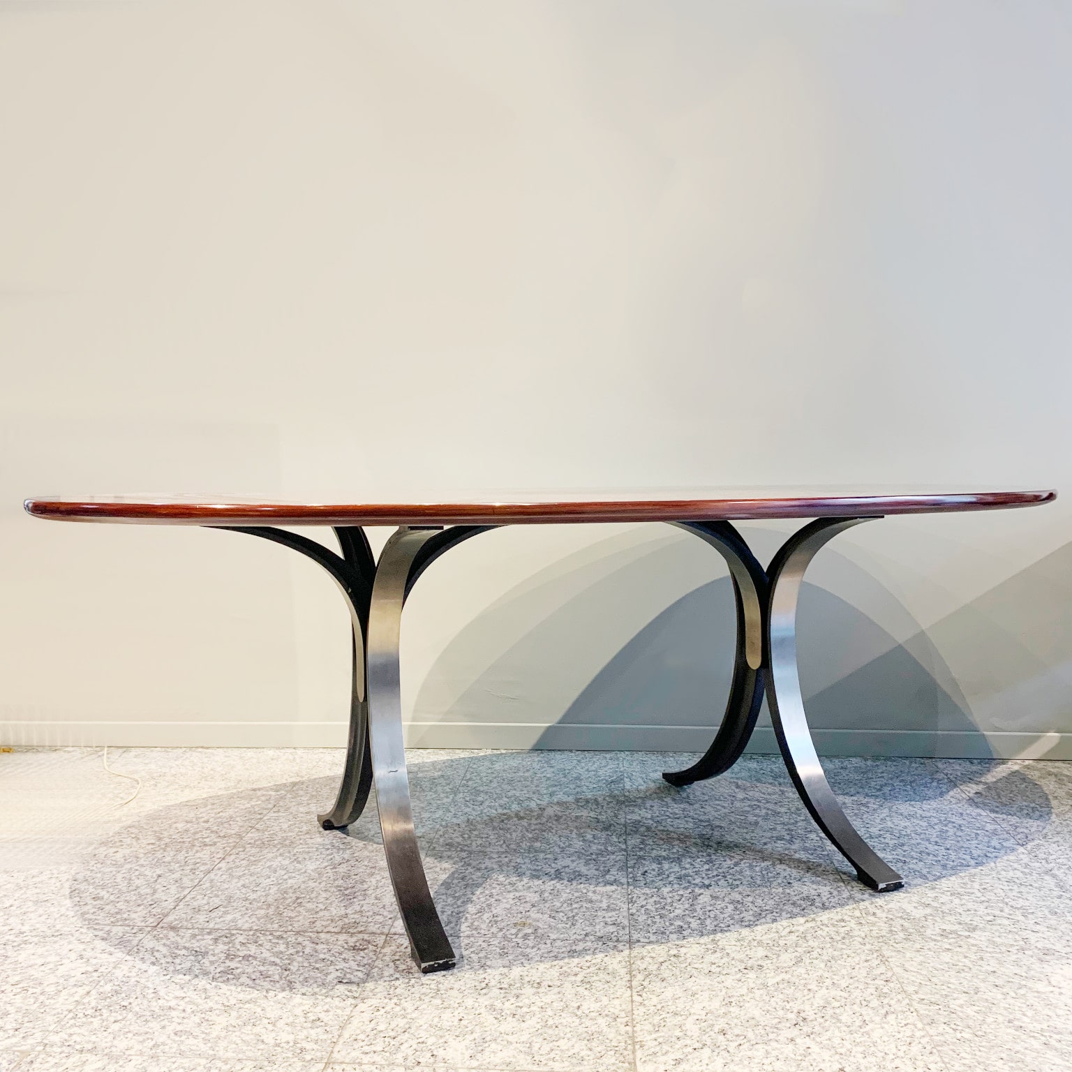 Osvaldo Borsani e Eugenio Gerli <br> per Tecno <br> Tavolo ovale mod. T 102A - immagine 2