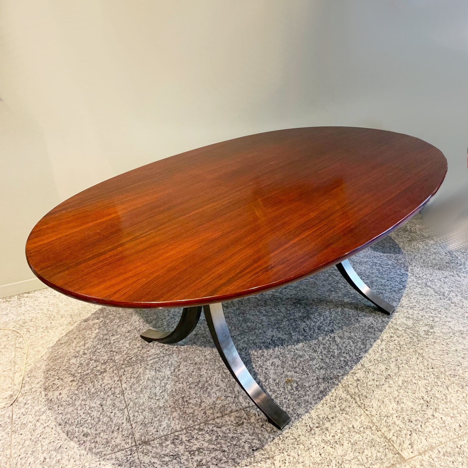 Osvaldo Borsani e Eugenio Gerli <br> per Tecno <br> Tavolo ovale mod. T 102A - immagine 3