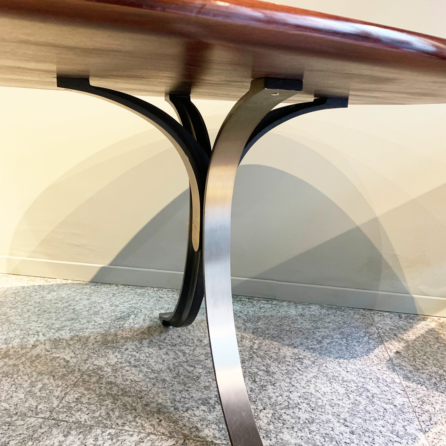 Osvaldo Borsani e Eugenio Gerli <br> per Tecno <br> Tavolo ovale mod. T 102A - immagine 6