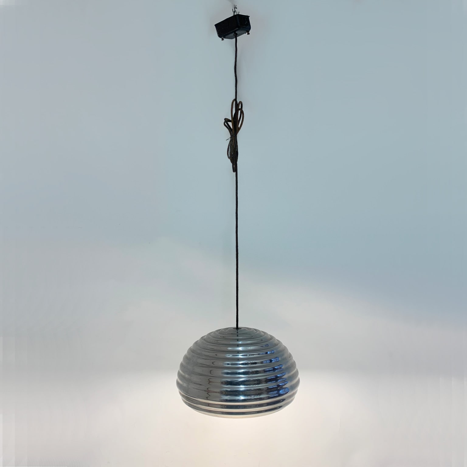 Achille & Piergiacomo Castiglioni <br>per Flos <br> Lampada a sospensione mod. Splugen Brau - immagine 2