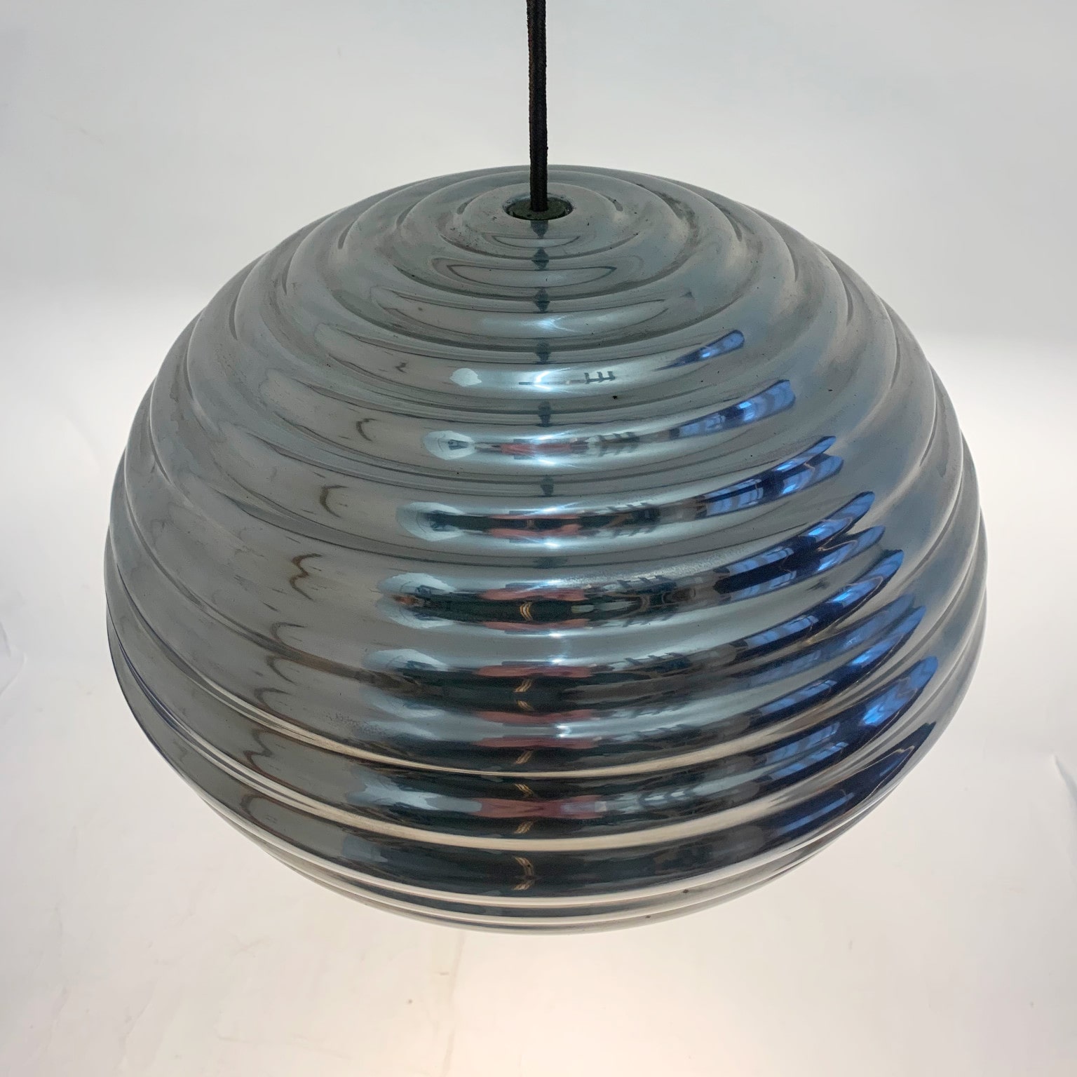 Achille & Piergiacomo Castiglioni <br>per Flos <br> Lampada a sospensione mod. Splugen Brau - immagine 4