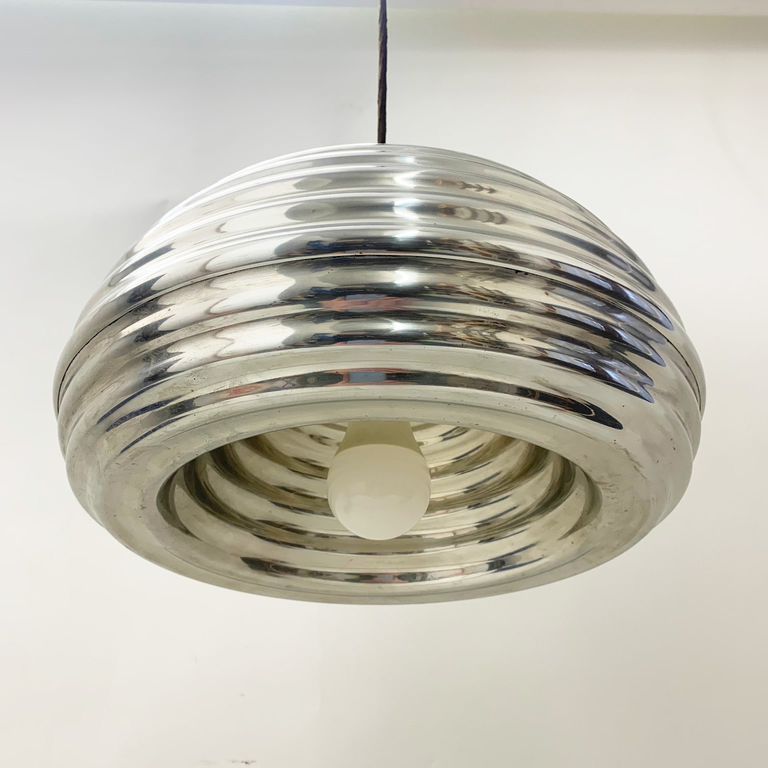 Achille & Piergiacomo Castiglioni <br>per Flos <br> Lampada a sospensione mod. Splugen Brau - immagine 5