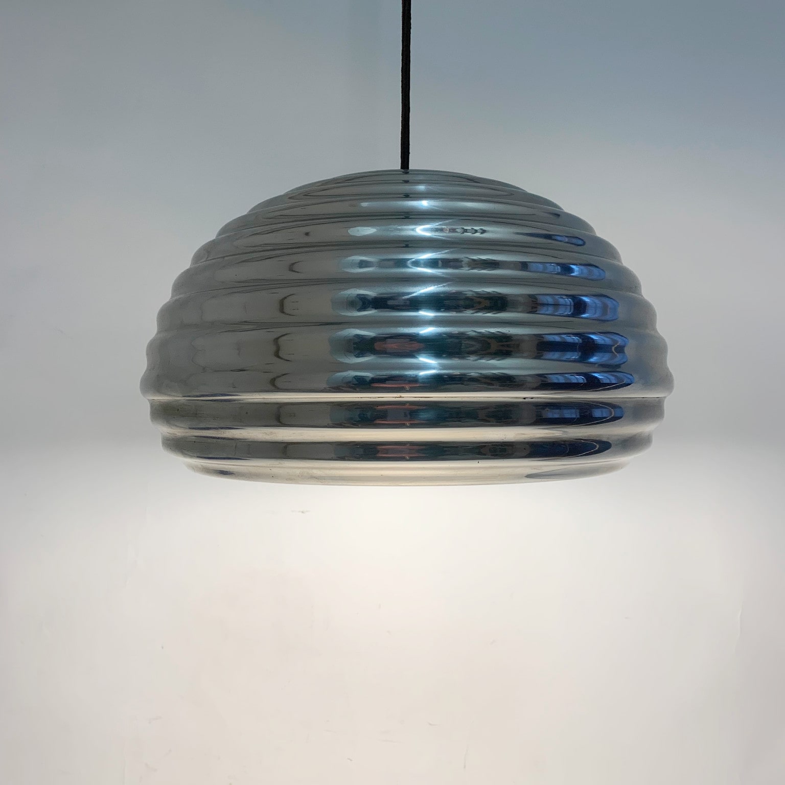 Achille & Piergiacomo Castiglioni <br>per Flos <br> Lampada a sospensione mod. Splugen Brau