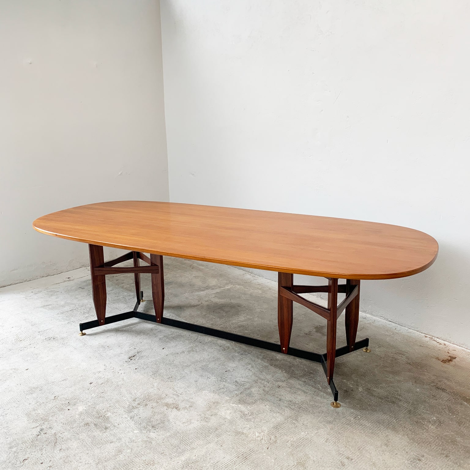 Gigi Radice attr. <br> Grande tavolo ovale anni 50 - immagine 2