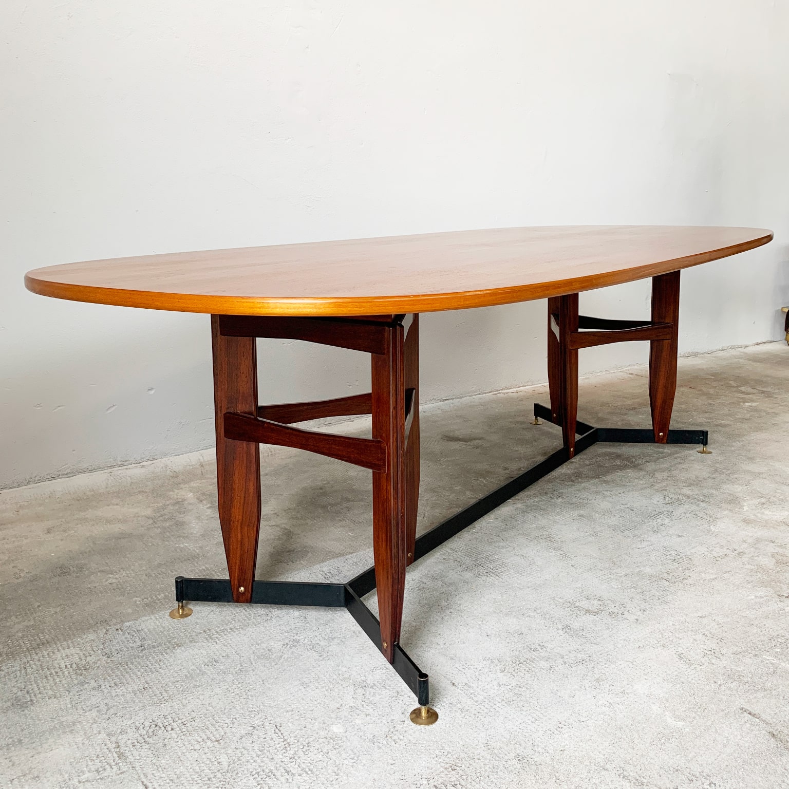 Gigi Radice attr. <br> Grande tavolo ovale anni 50 - immagine 4