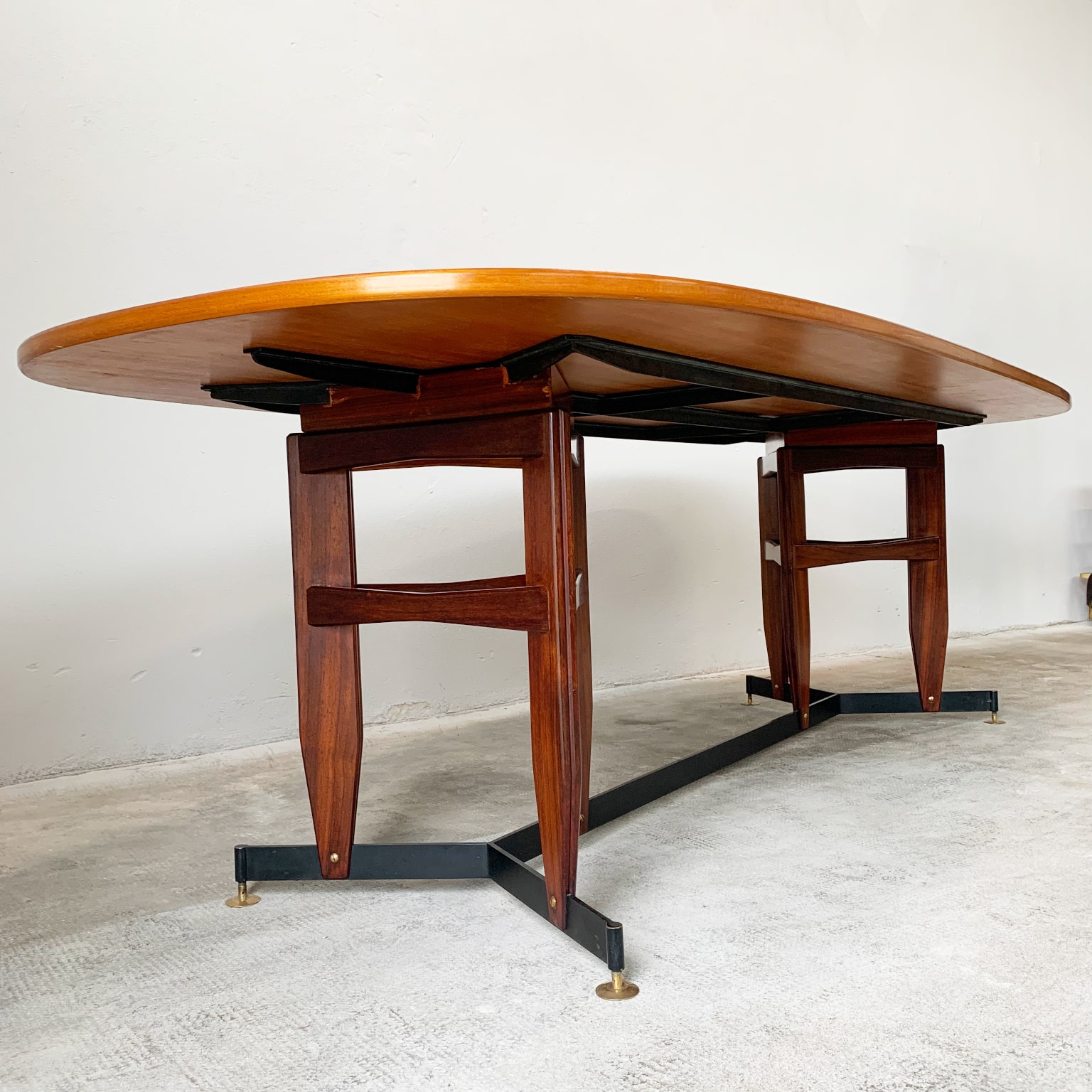 Gigi Radice attr. <br> Grande tavolo ovale anni 50 - immagine 5