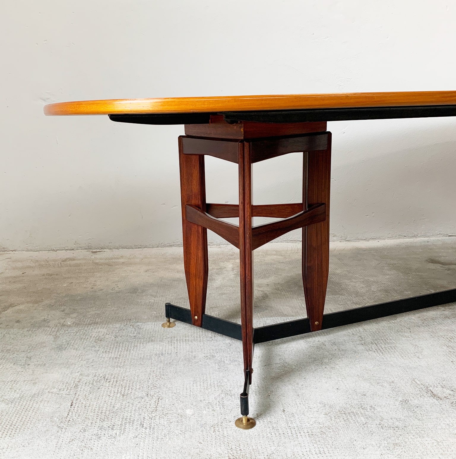 Gigi Radice attr. <br> Grande tavolo ovale anni 50 - immagine 6