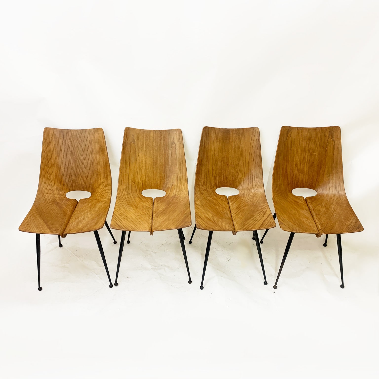 Gruppo di 4 sedie <br> Società Compensati Curvi, 1950ca.