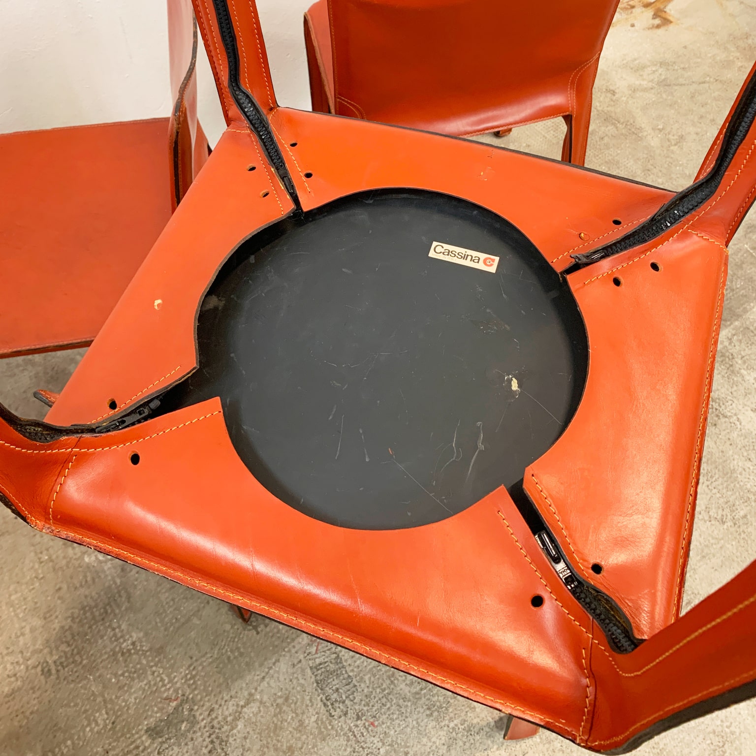 Mario Bellini per Cassina <br> Gruppo di 6 sedie mod. CAB 412, 1977 - immagine 10