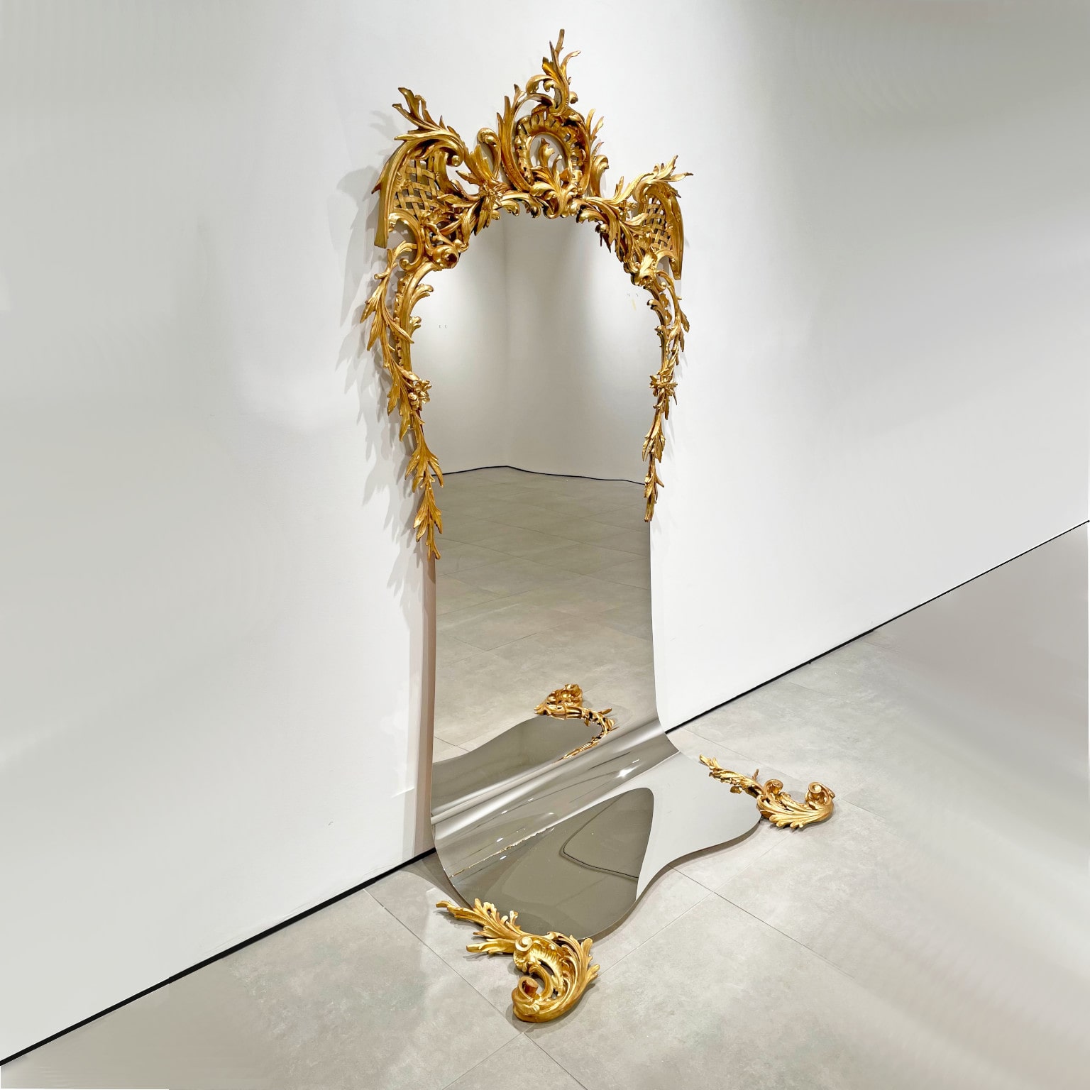 METAMORPHOSIS <br> Specchiera pezzo unico <br> by Giampiero Romanò