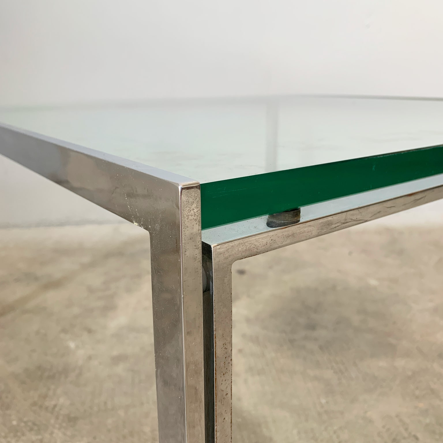 Ross Littell per ICF <br> Tavolino quadrato mod. Luar anni 70 - immagine 3