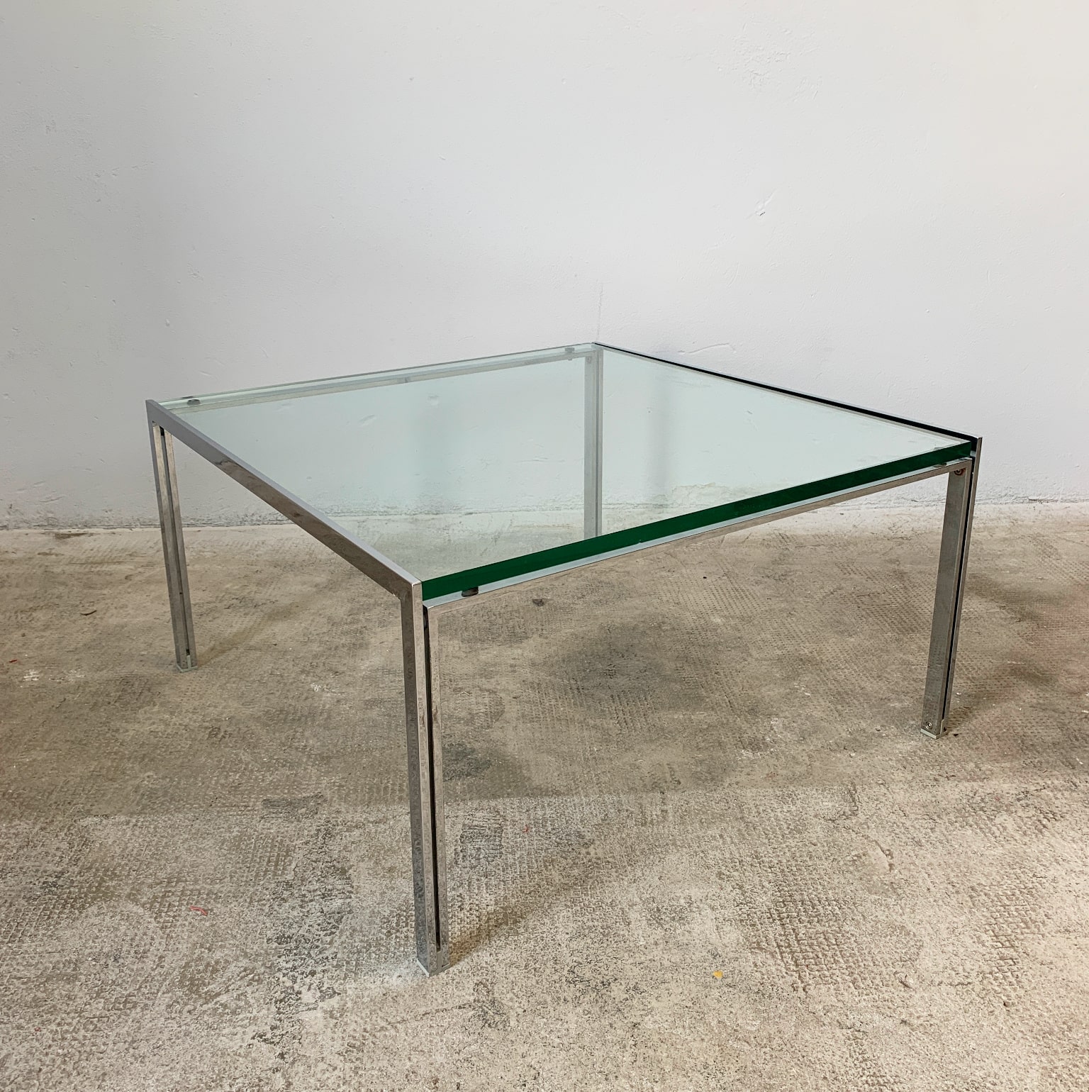 Ross Littell per ICF <br> Tavolino quadrato mod. Luar anni 70