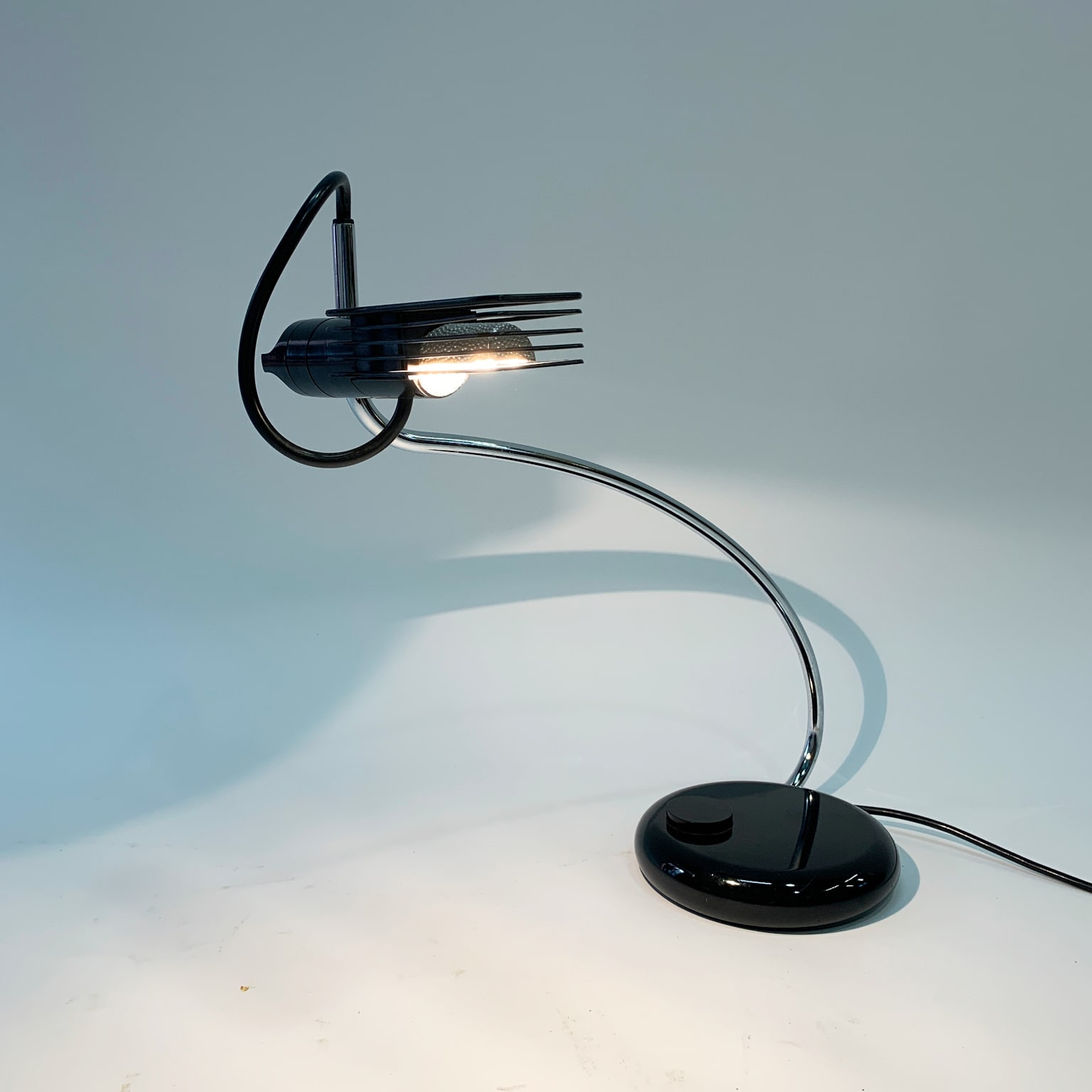 Bruno Gecchelin per Oluce <br> Lampada da tavolo mod. Wing 509, anni 70 - immagine 2