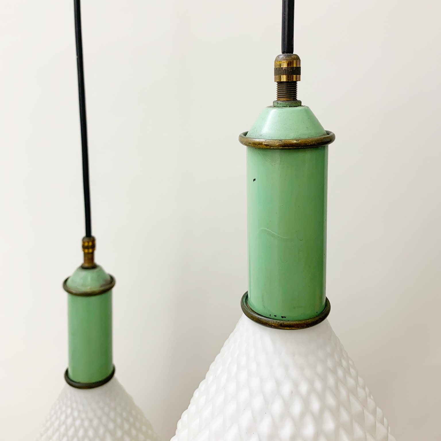 Lampadario anni 50 con 3 vetri pendenti - immagine 9