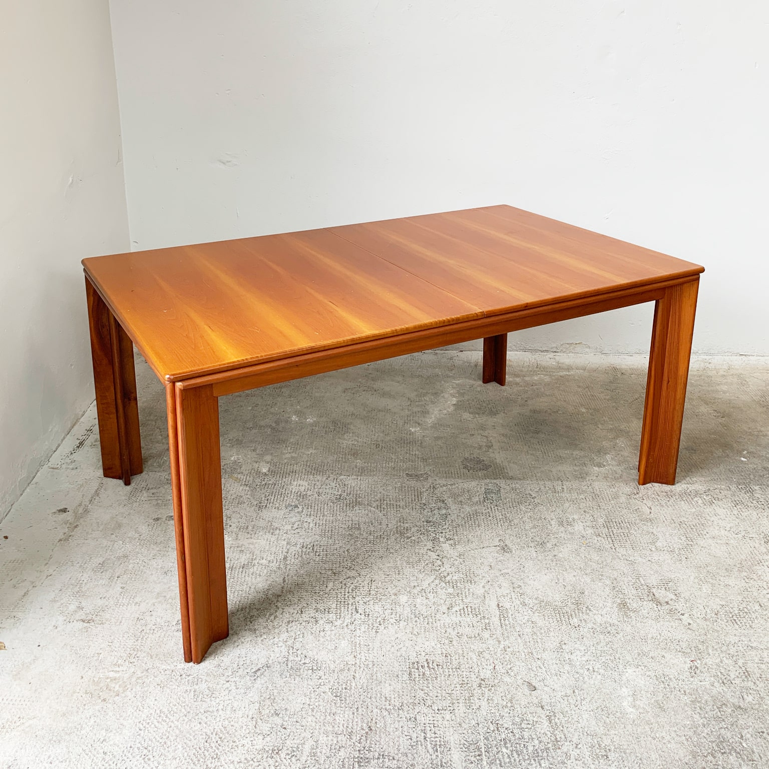 Afra e Tobia Scarpa per Molteni <br> Tavolo allungabile mod. Mou, anni 70 - immagine 2