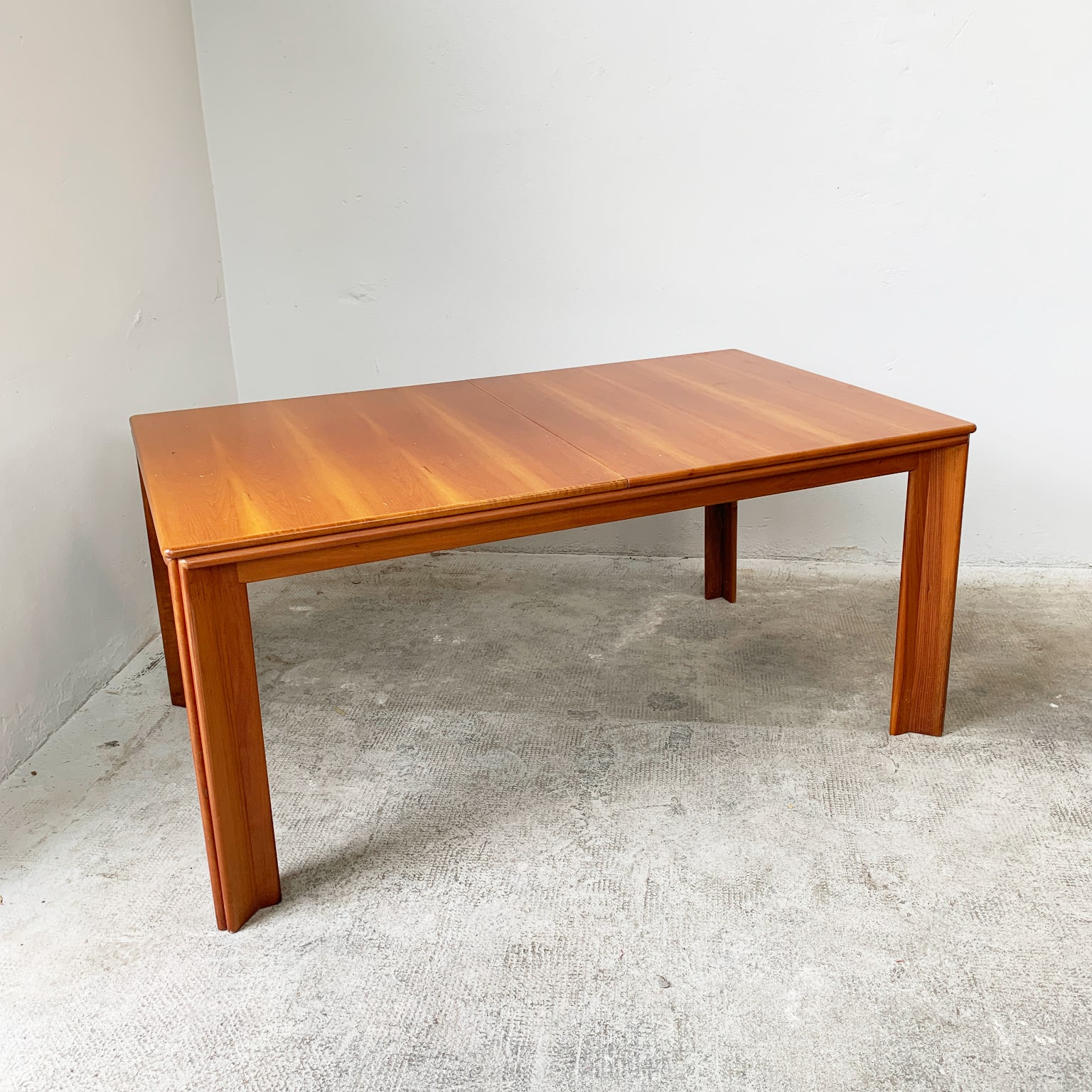 Afra e Tobia Scarpa per Molteni <br> Tavolo allungabile mod. Mou, anni 70