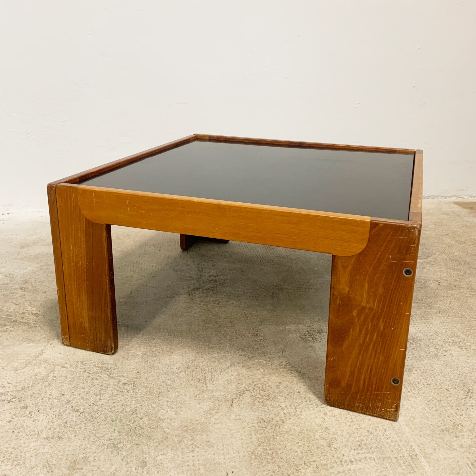 Afra e Tobia Scarpa per Cassina <br> Tavolino quadrato mod. 771 - immagine 2