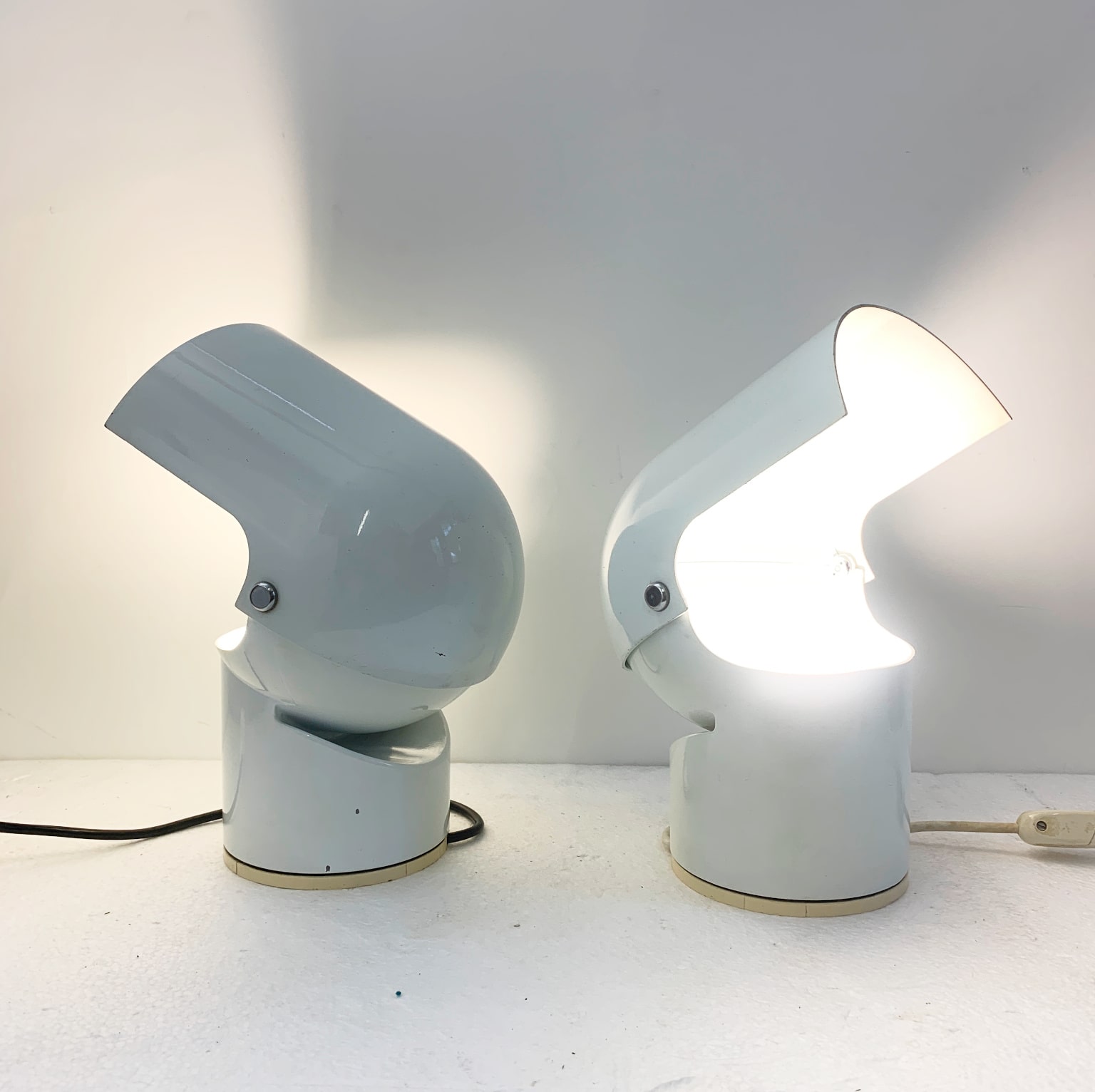 Gae Aulenti per Artemide <br> Coppia di lampade mod. Pileino, 1972